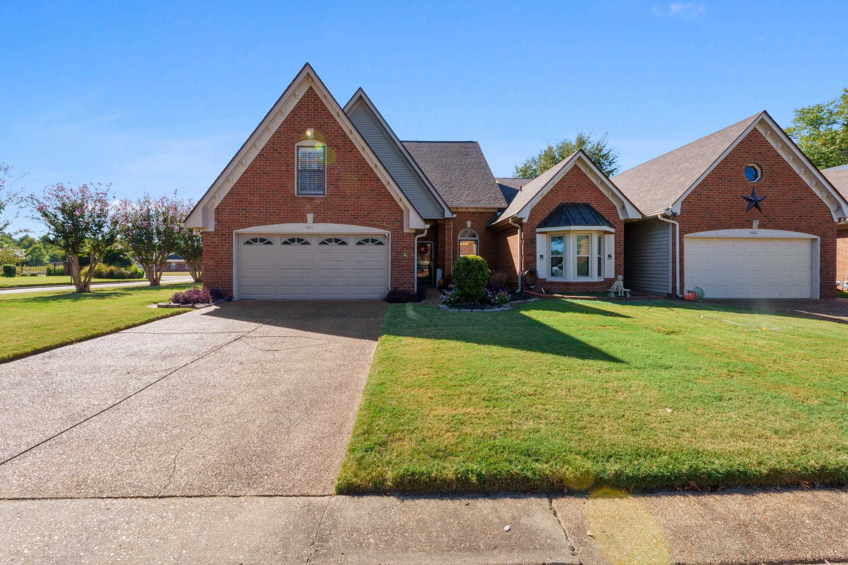 4011 Muirfield Dr — photo