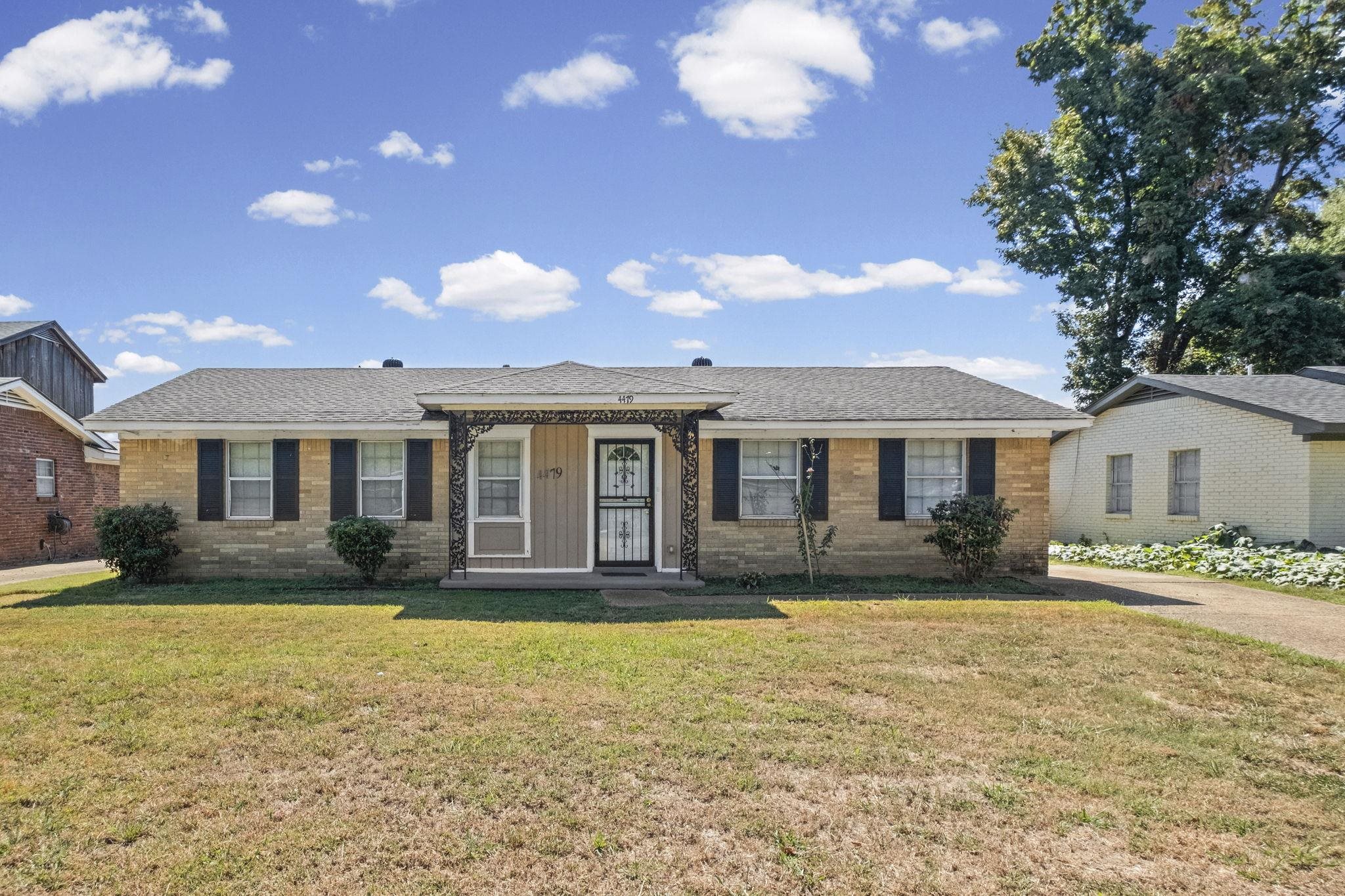 4479 Jamaica Ave — photo