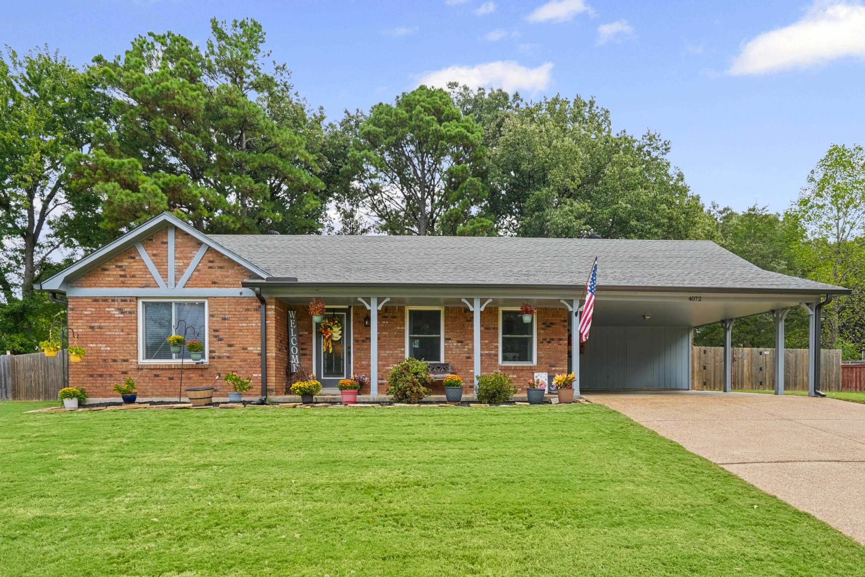 4072 Dovehill CV — photo
