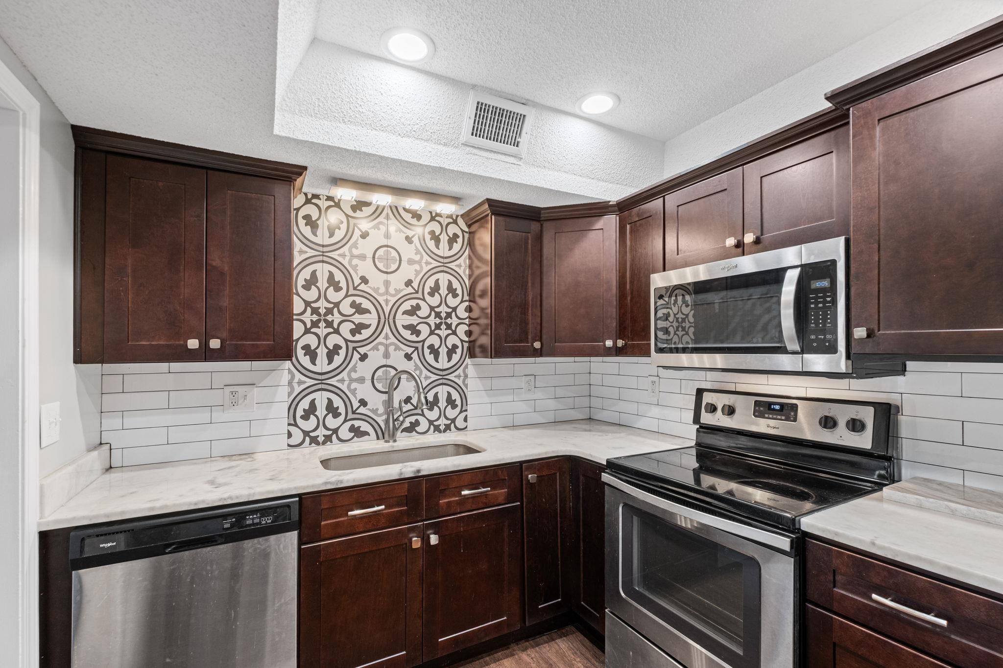 1186 Chamberlain Dr — photo
