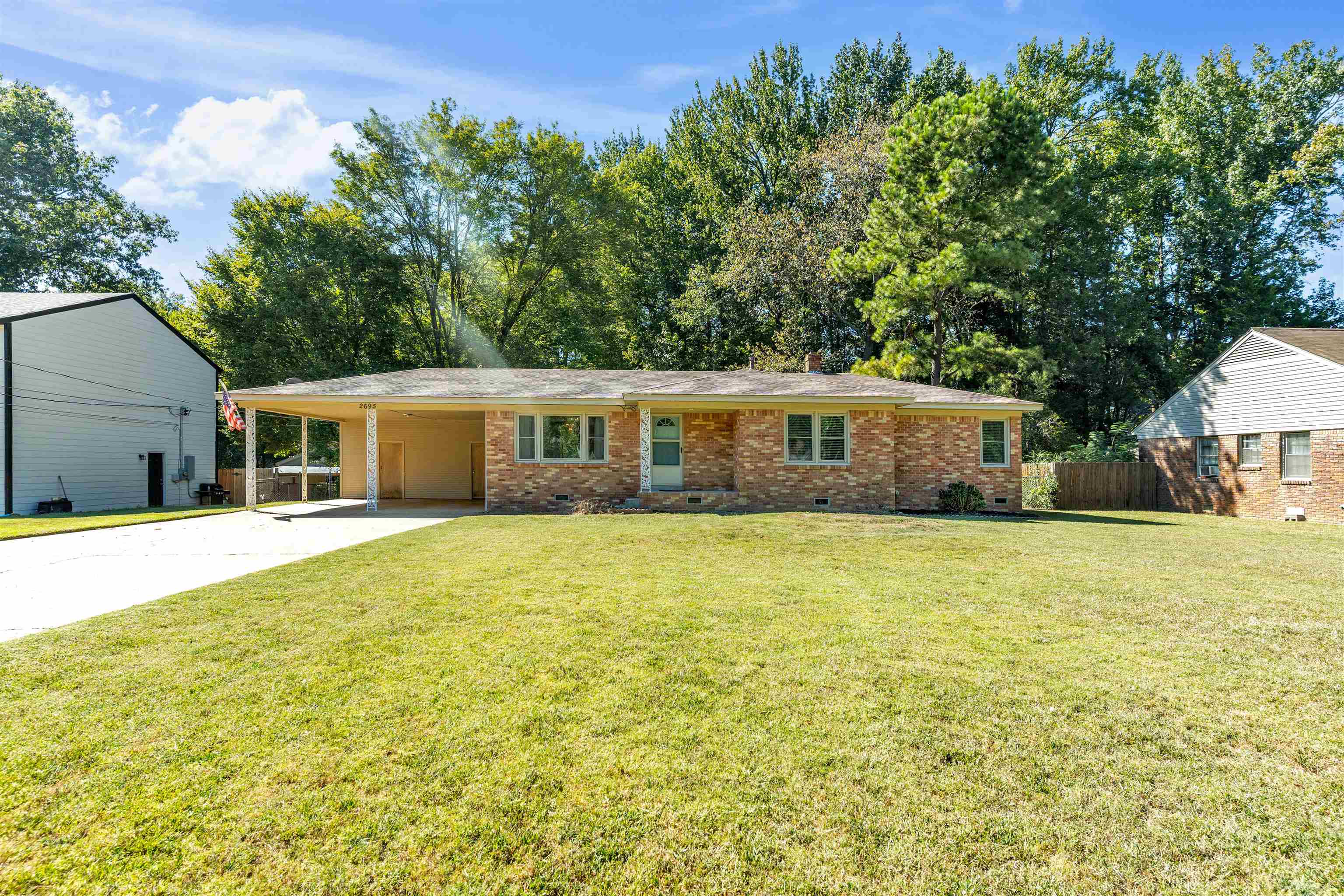 2695 Elmore Park Rd — photo