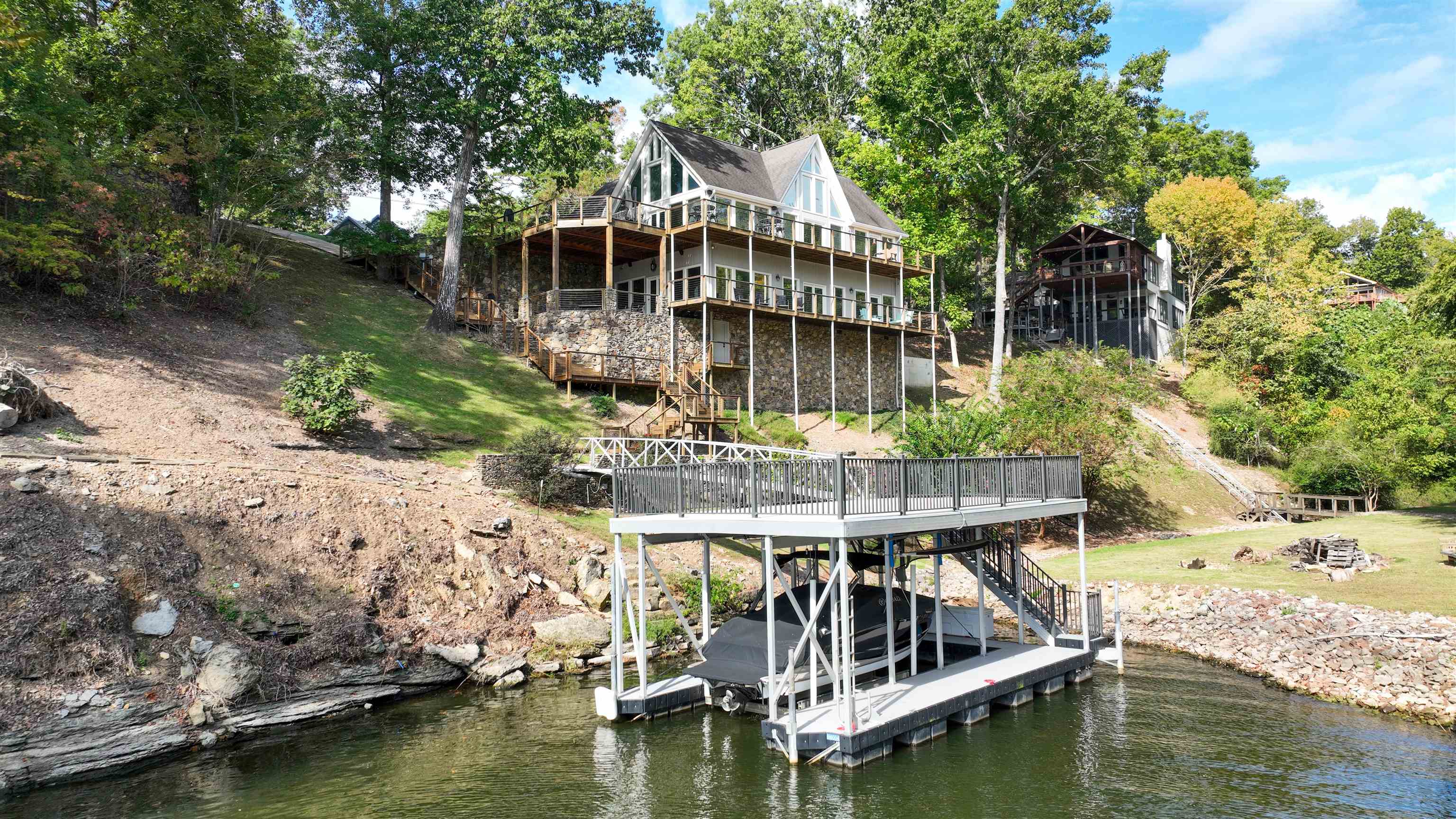 1605 Holiday Hills Dr — photo