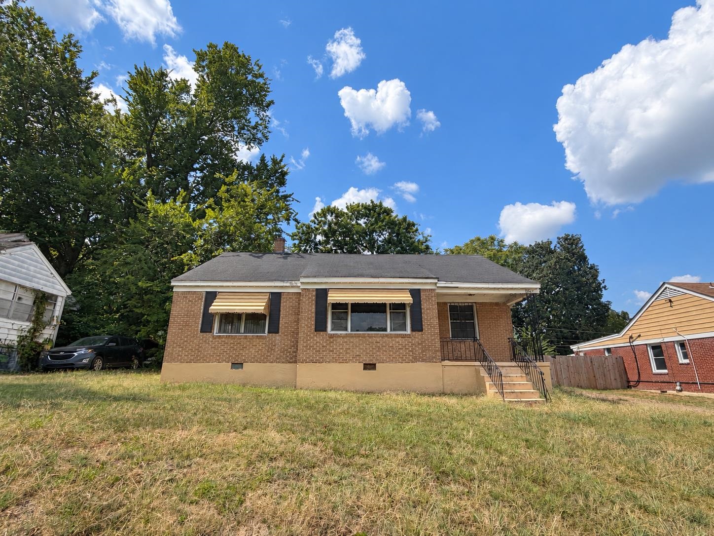 1047 W Shankman Cir — photo