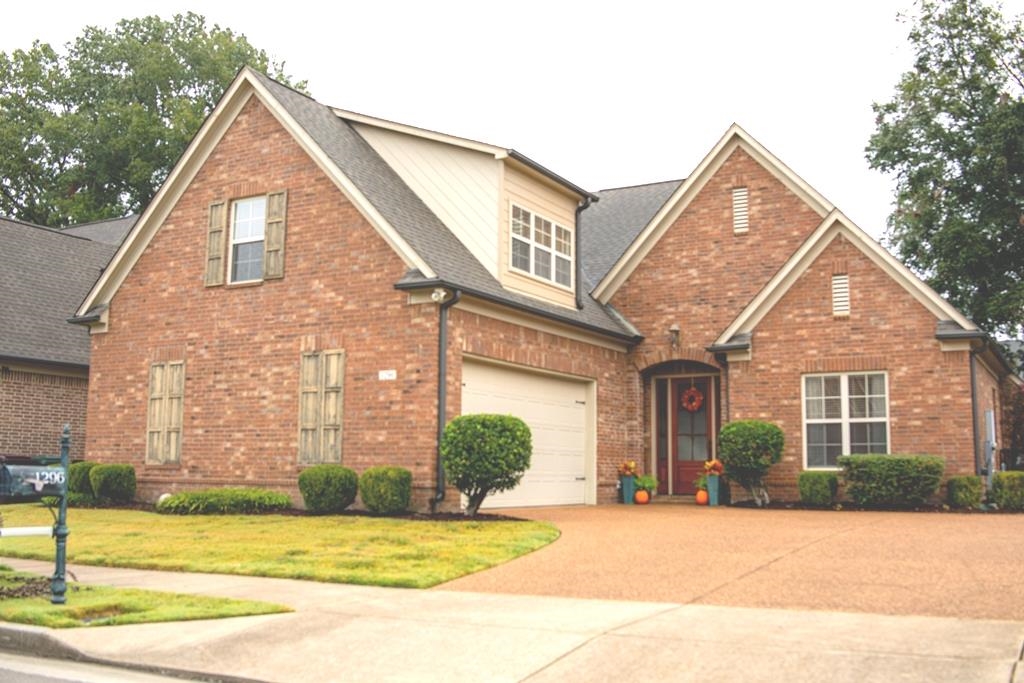 1296 Raindrop Dr — photo
