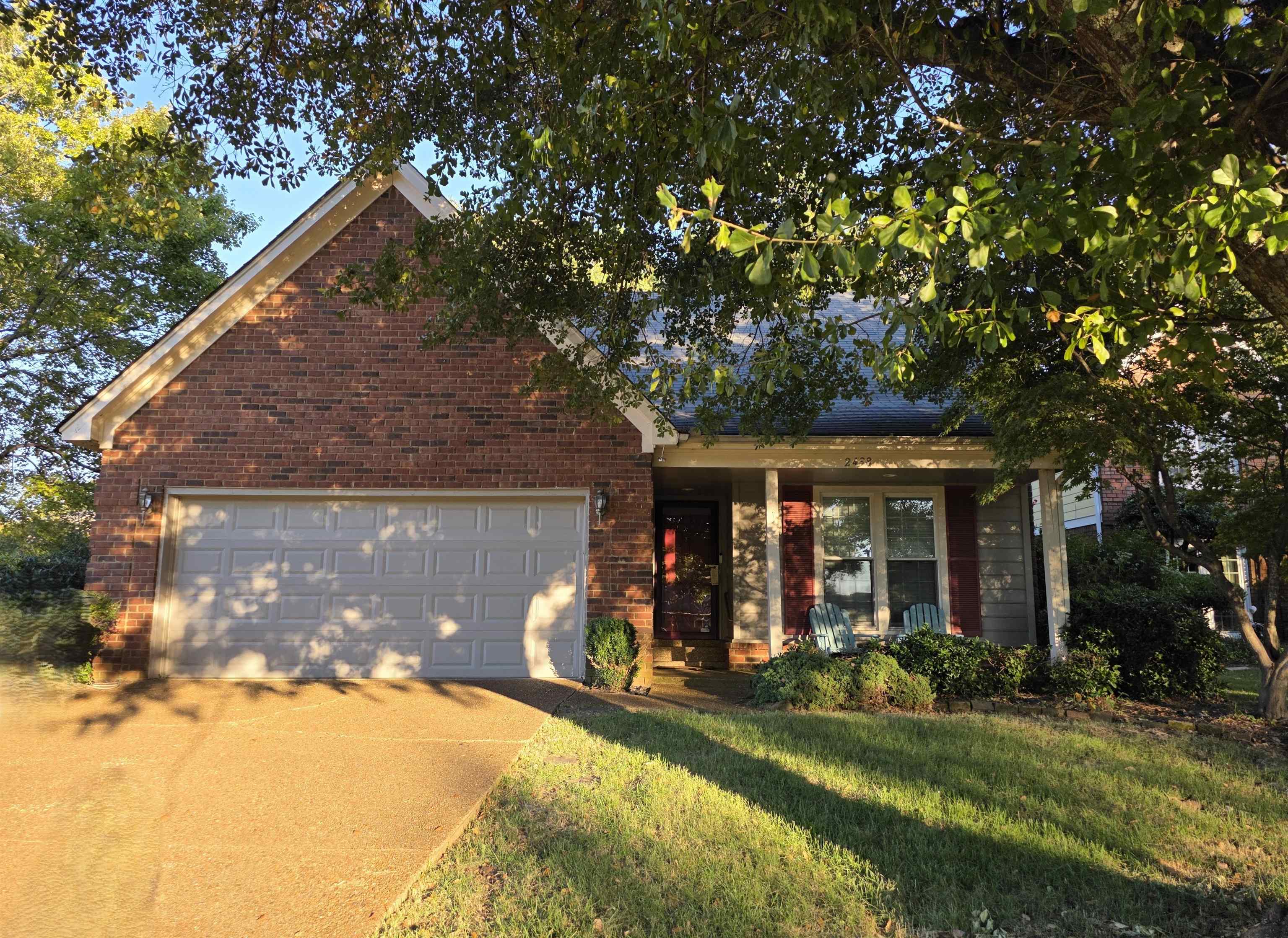 2438 Lake Edge Dr — photo