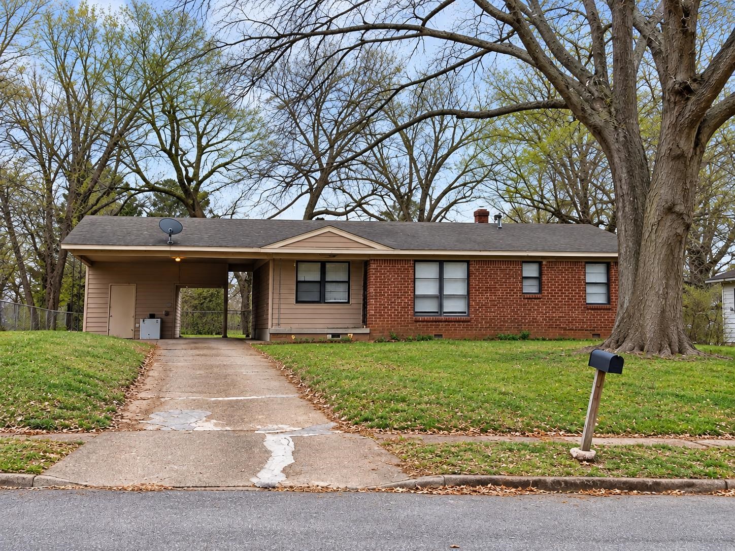 4244 Coventry Dr — photo