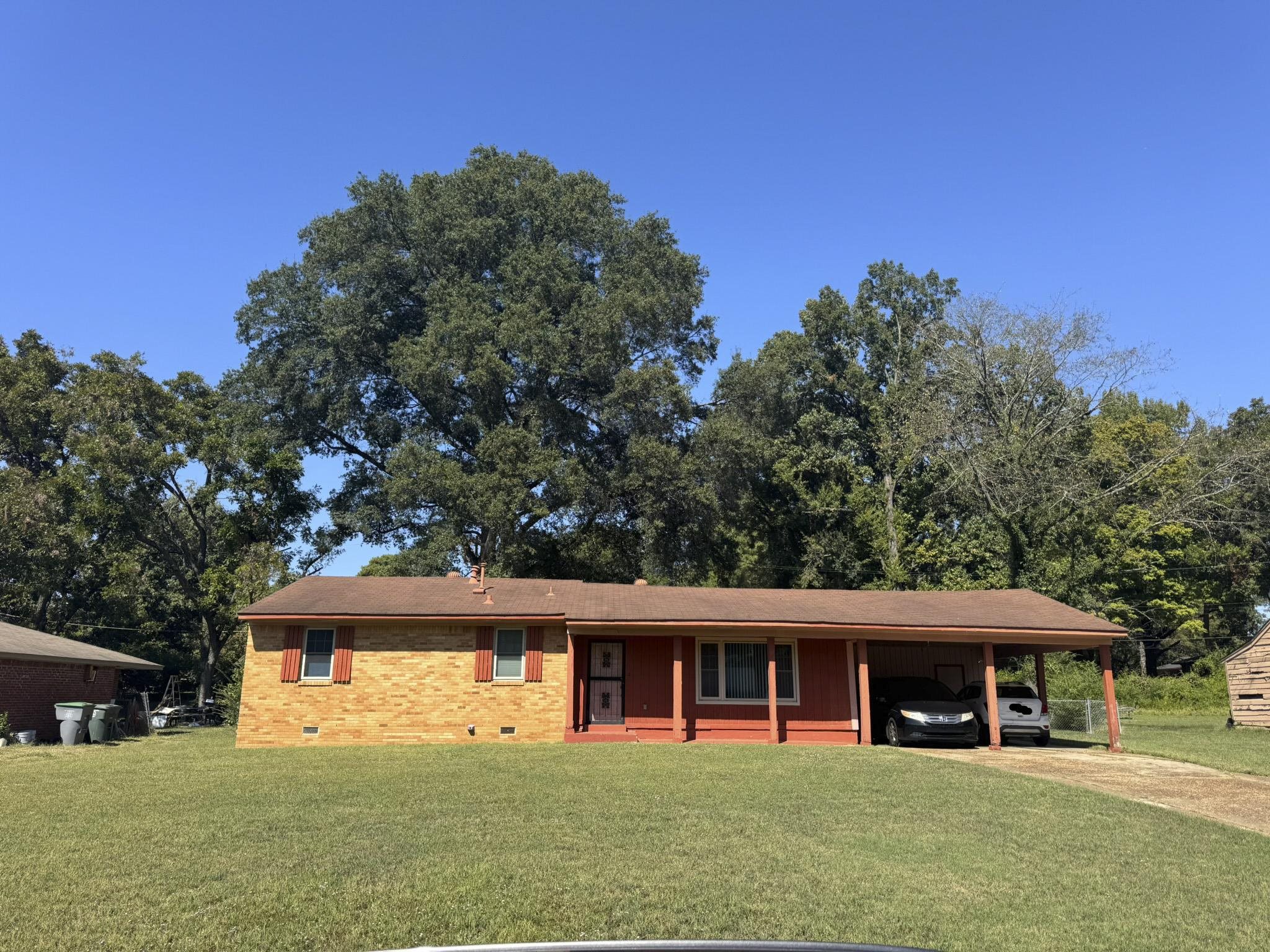 166 Parkdale Dr — photo