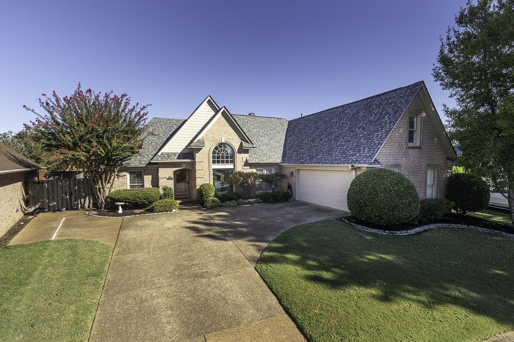 141 McCall CV N — photo