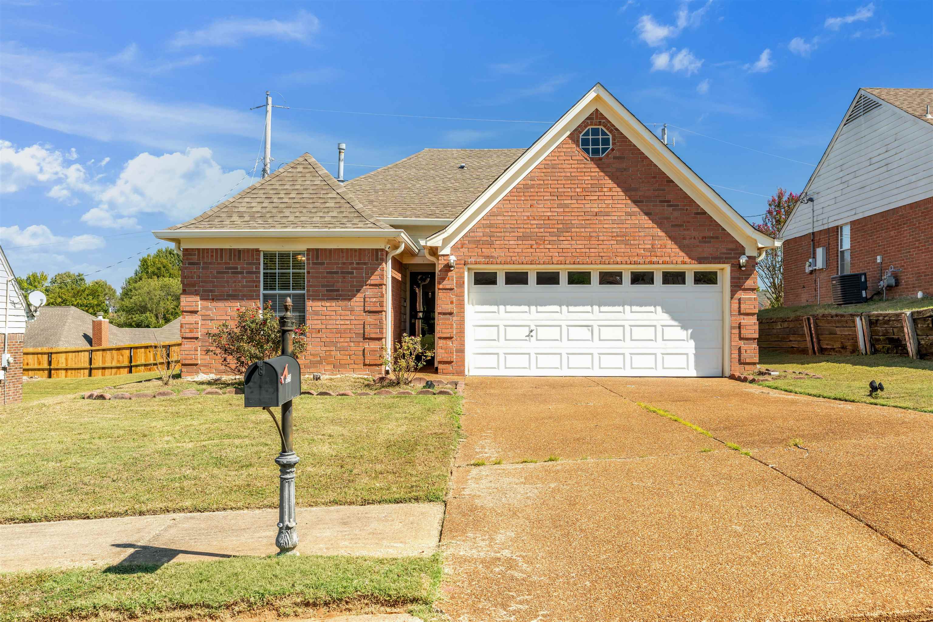2210 Stone Stream Dr — photo