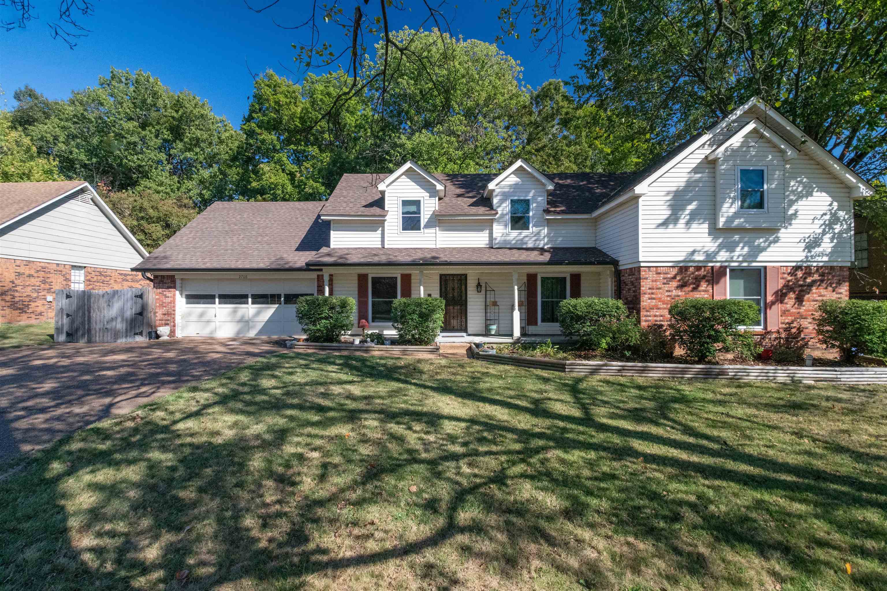 2708 Rockcreek Pky — photo