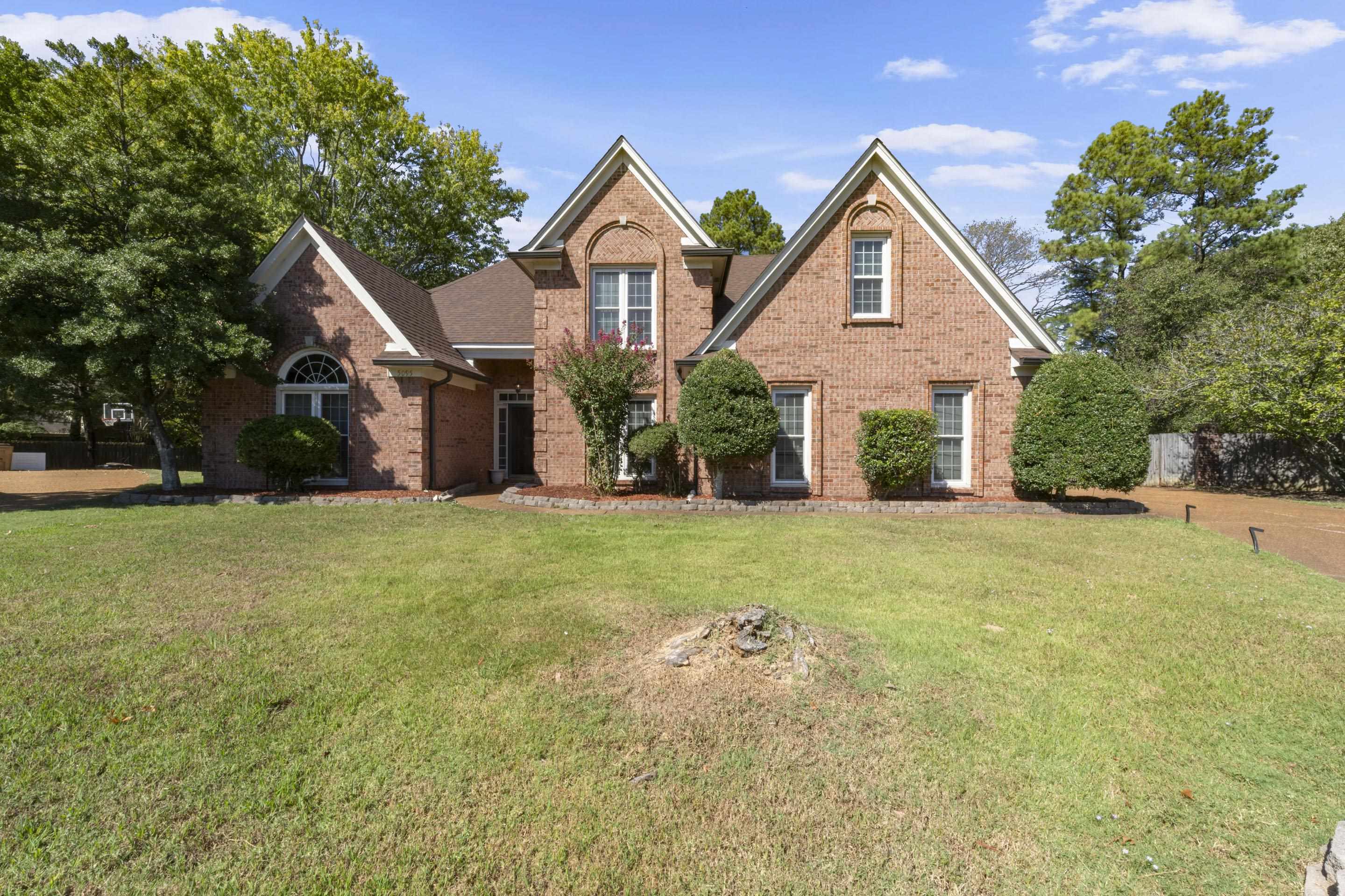5095 Cotswold Ln — photo