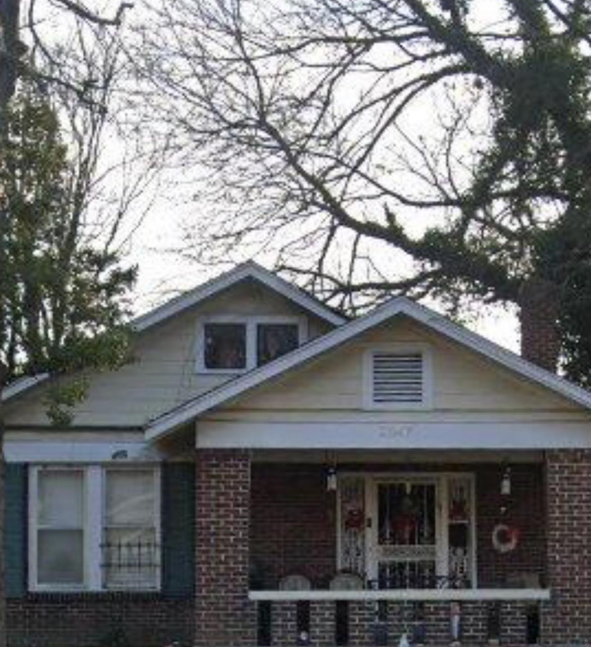 2047 Waverly Ave E — photo