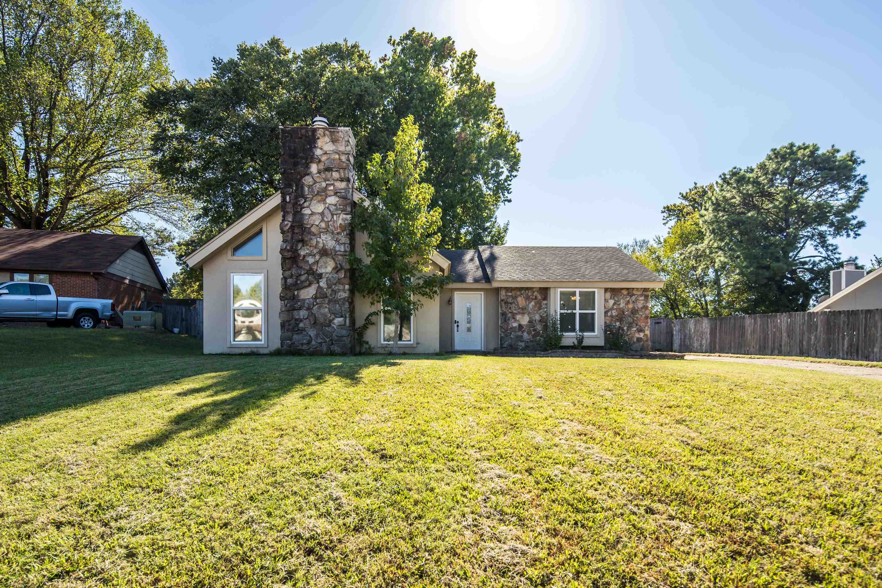8153 Shallow Glen Trl — photo