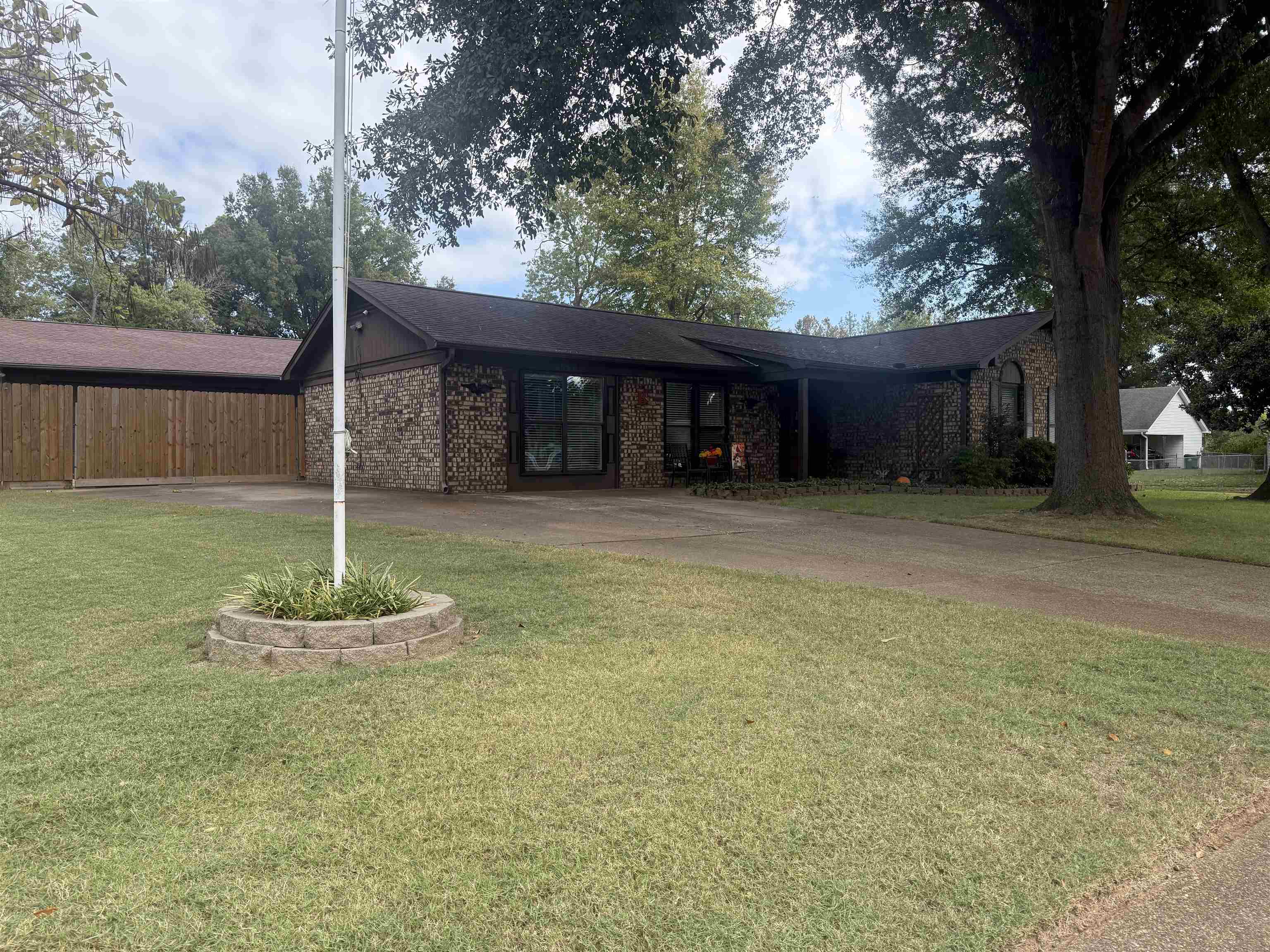 5040 Clear Creek Dr — photo
