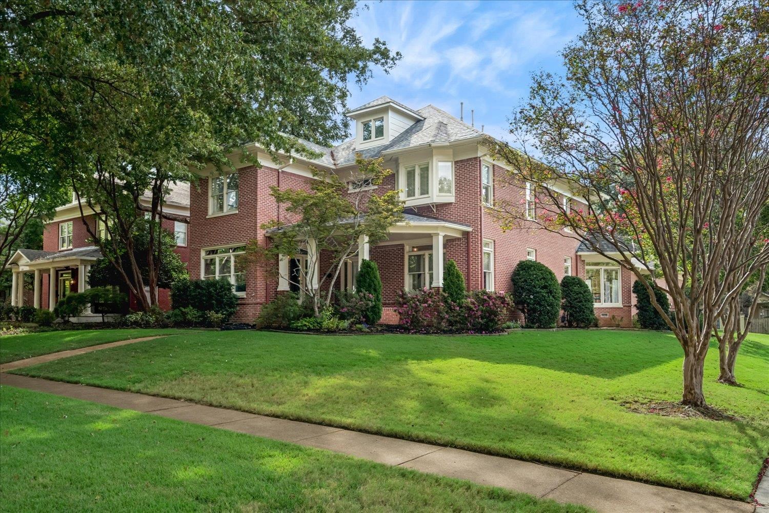 1719 Overton Park Ave — photo