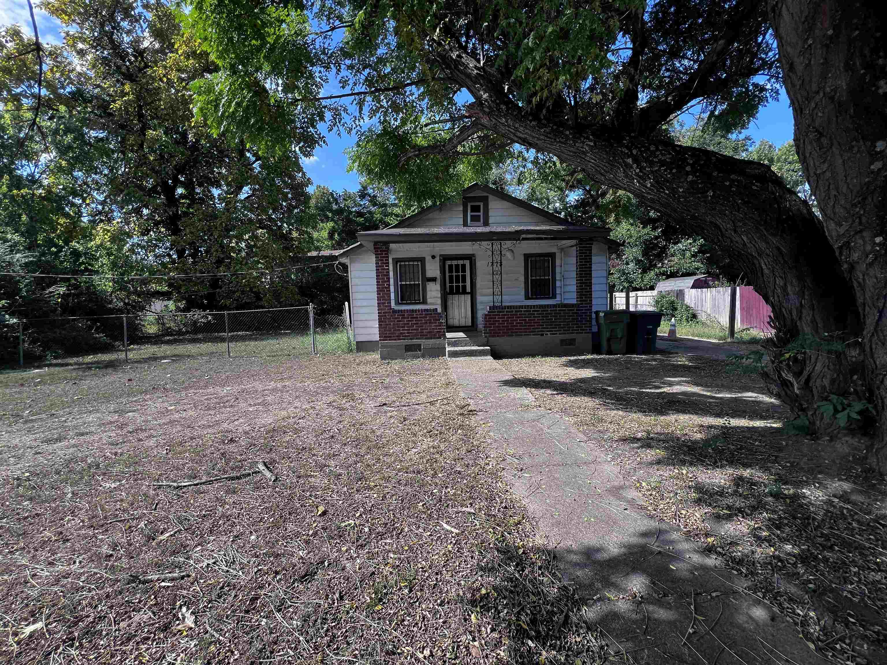 1773 N Hollywood St — photo