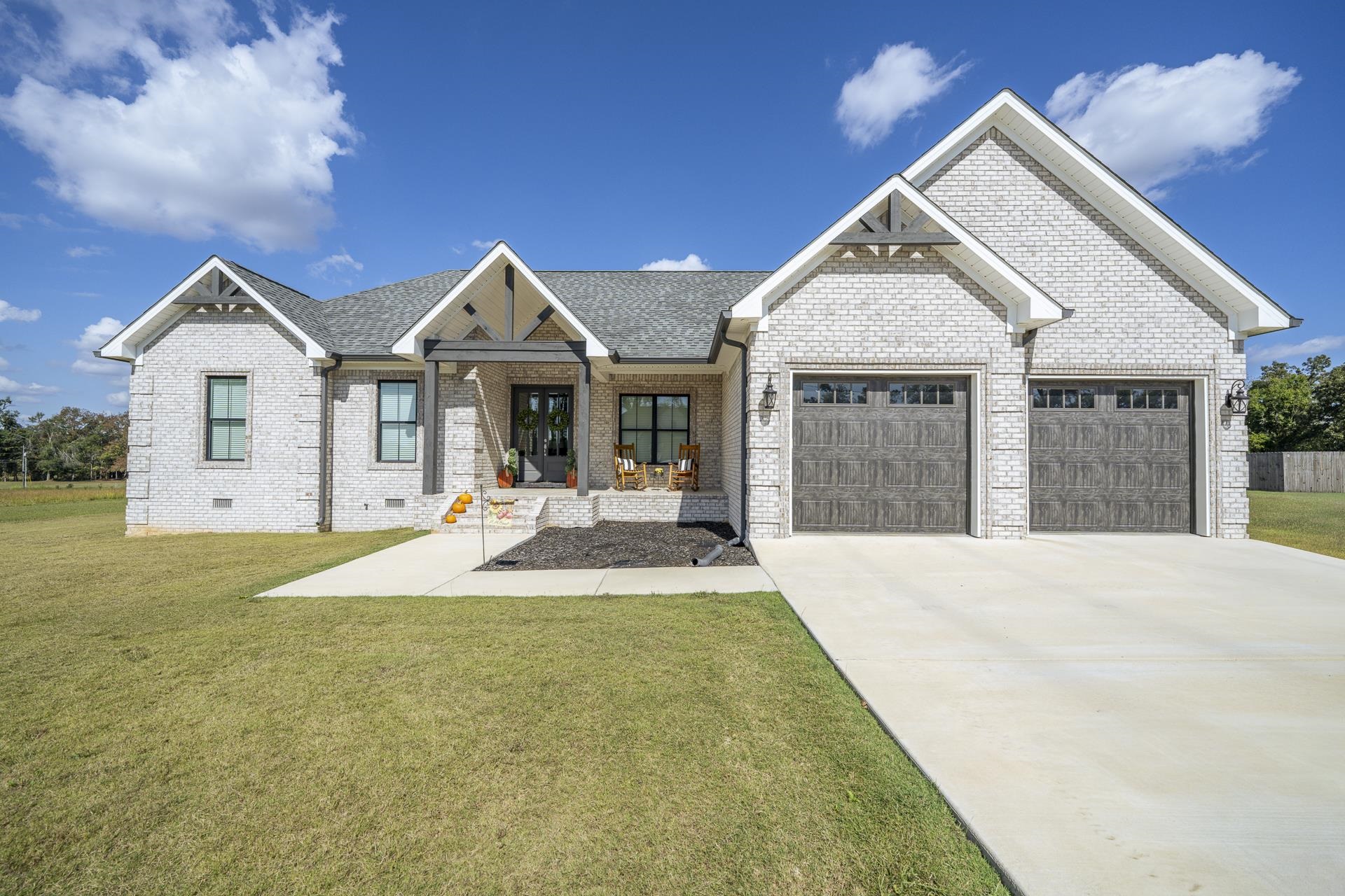 460 Cordova CV — photo
