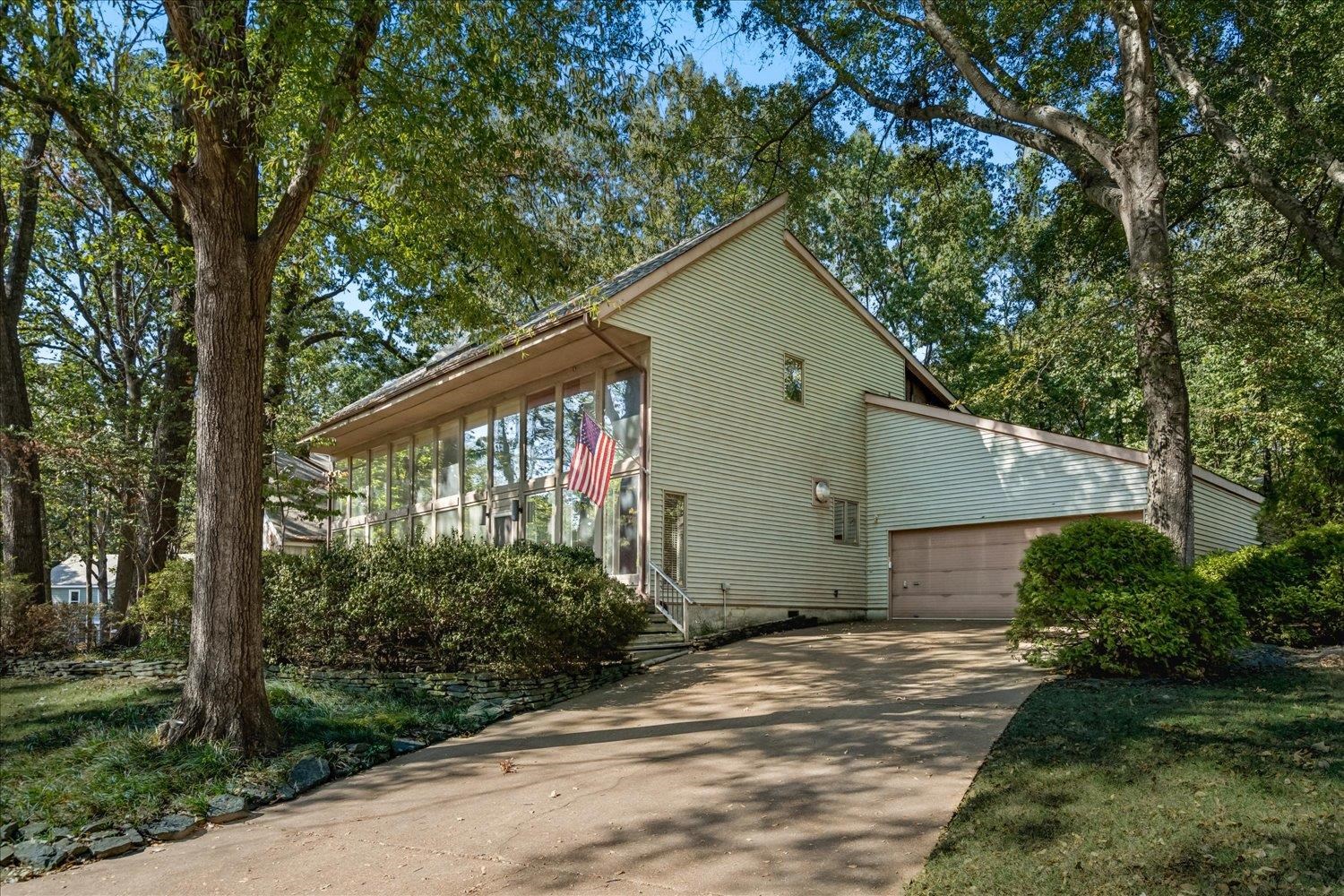 363 Sherburne CV — photo