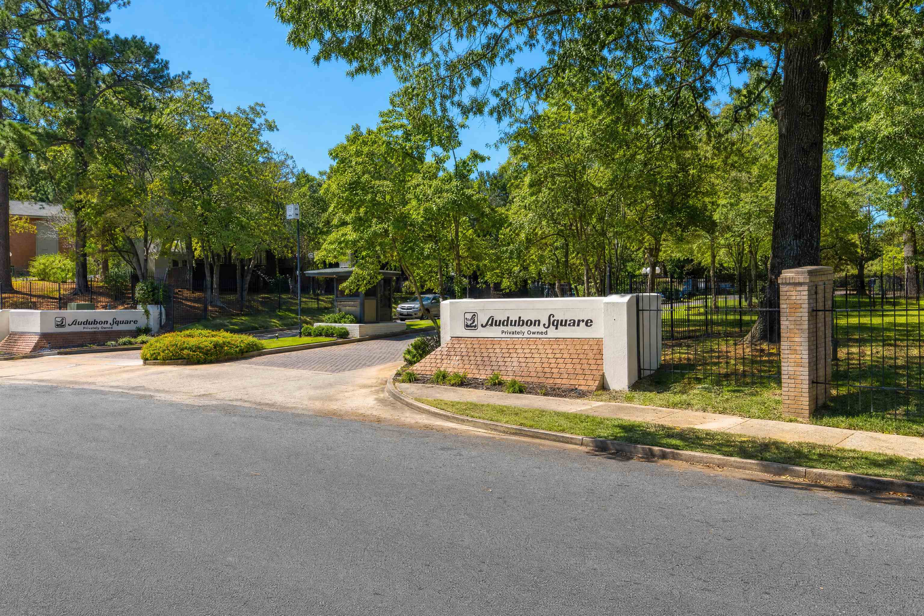 843 Thistledown Dr — photo