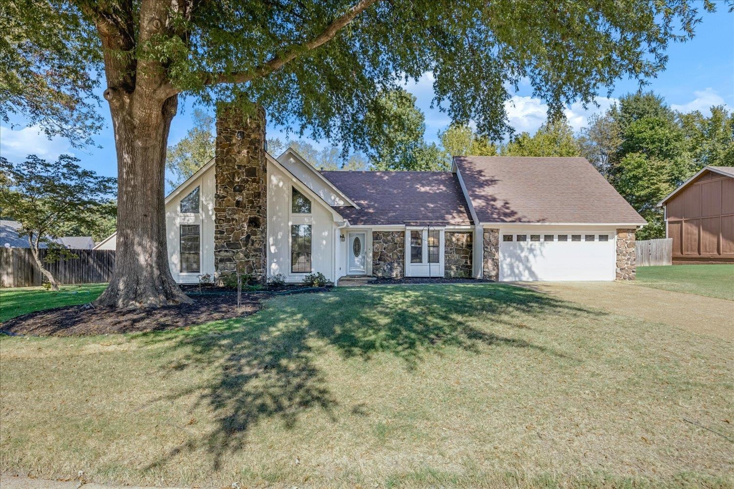 9450 Woodcutter Ln — photo