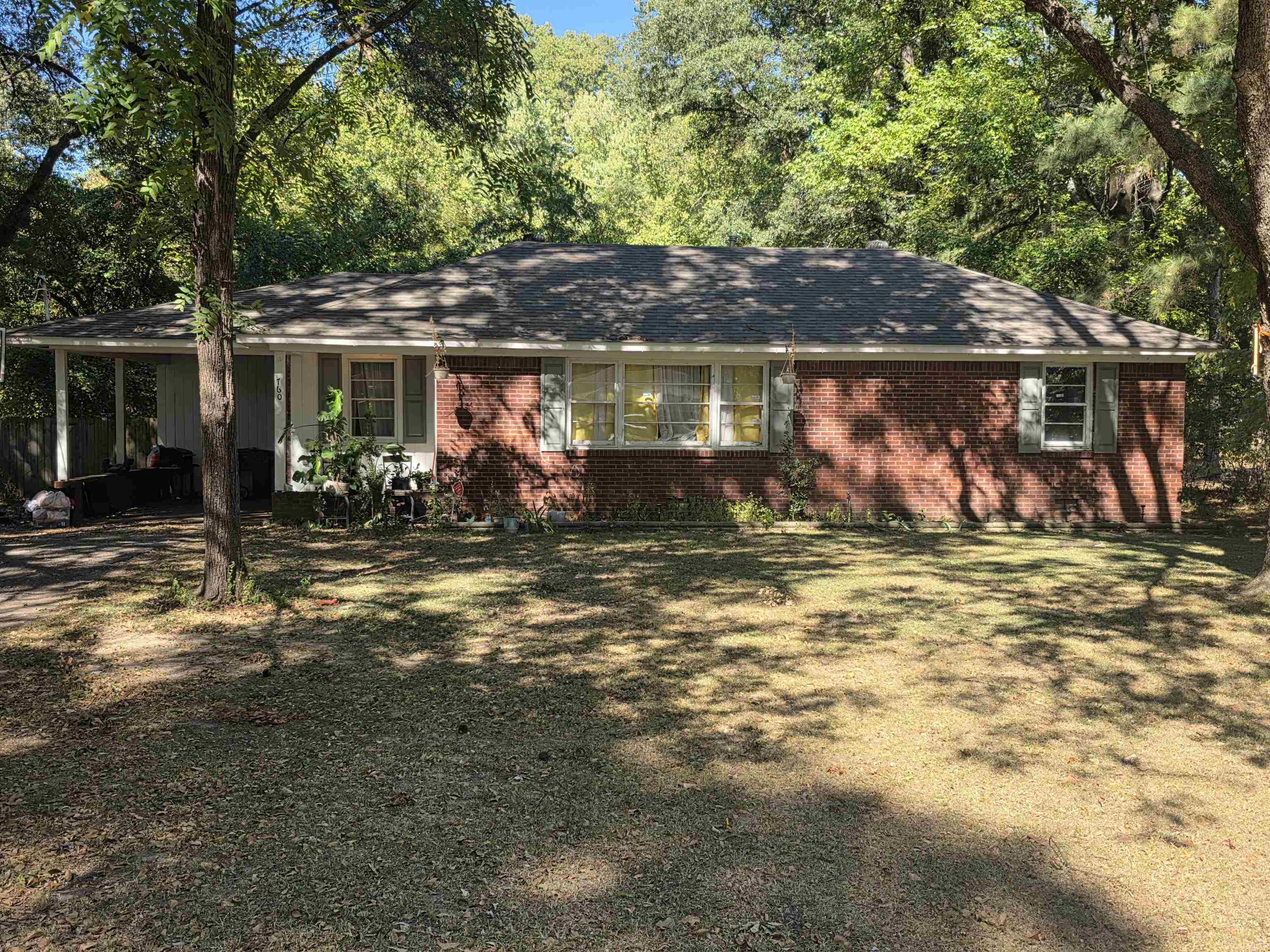 760 Lydgate Rd — photo