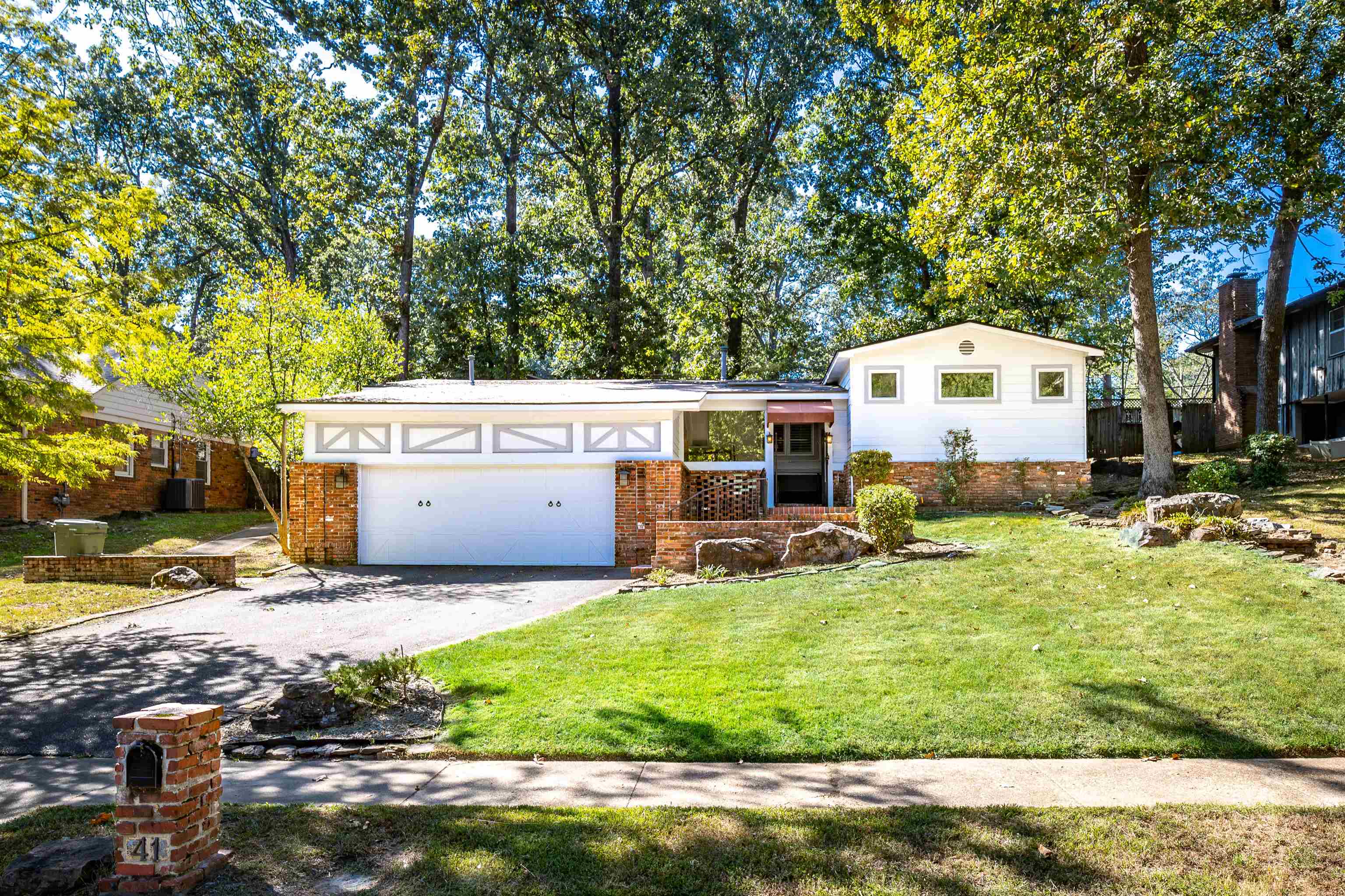 41 E Yates Rd — photo
