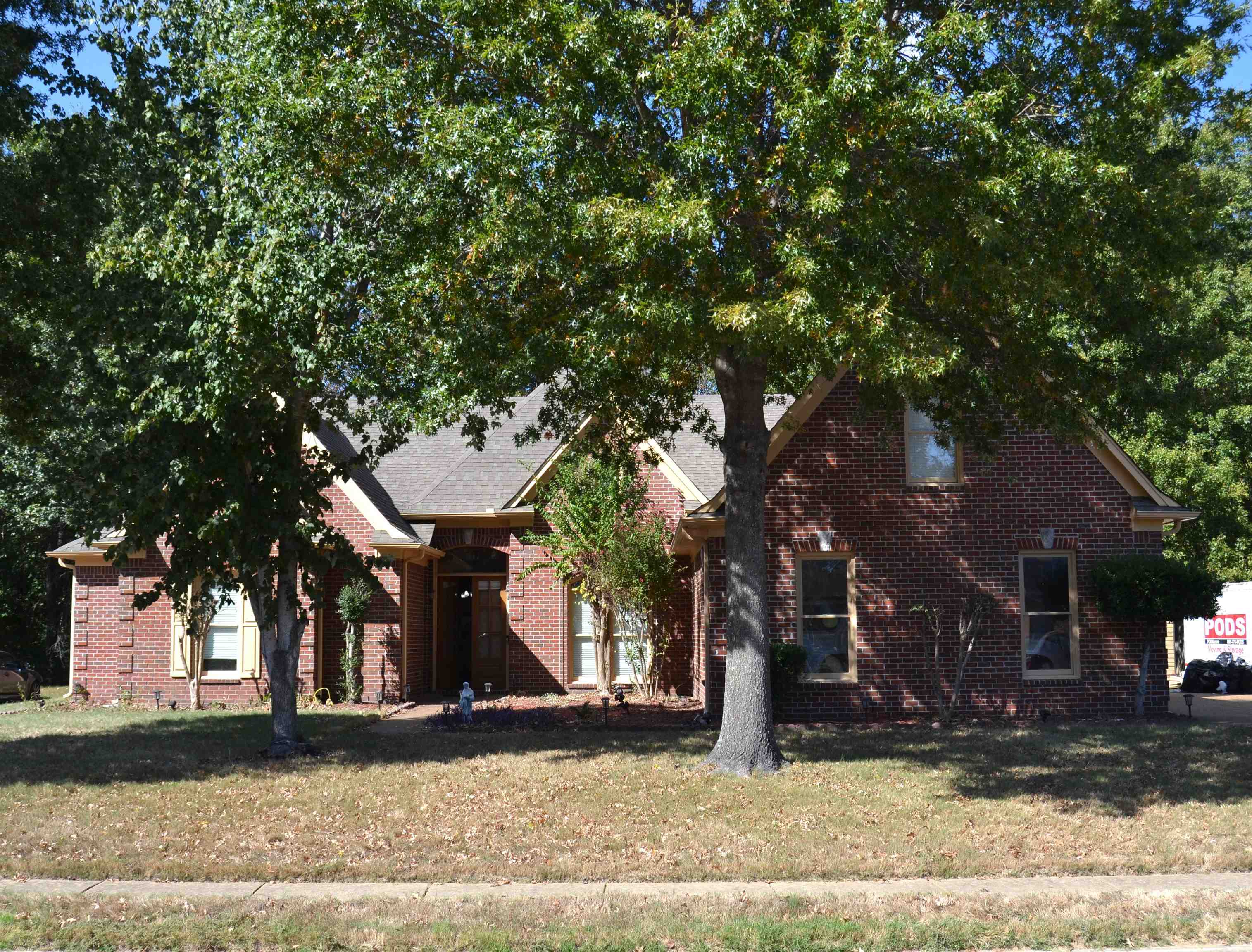 9160 Huntington Oak Dr — photo