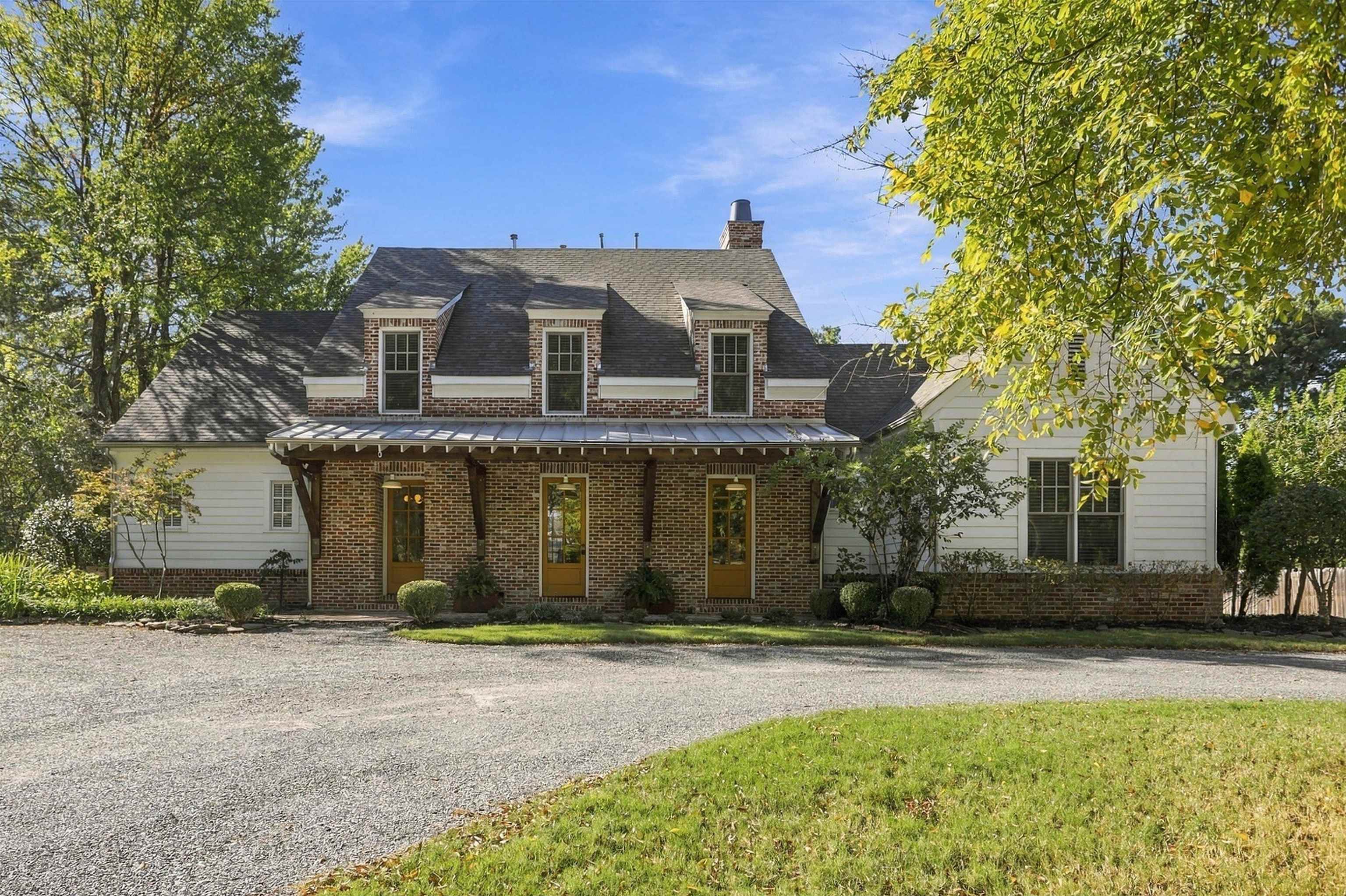423 Peterson Lake Rd — photo