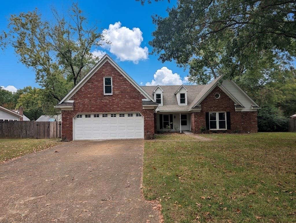 330 Oakleigh Dr — photo