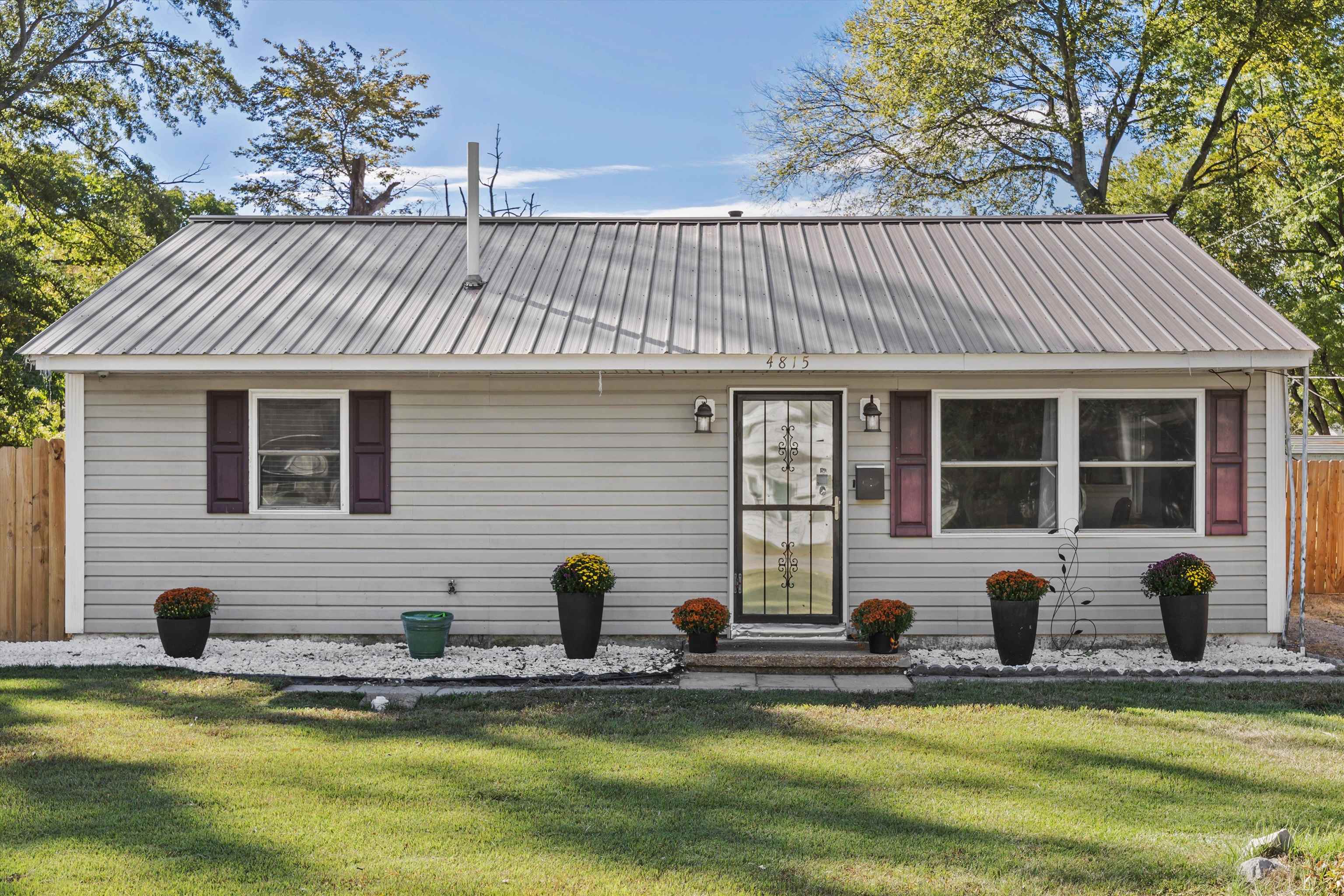 4815 Montgomery Rd — photo