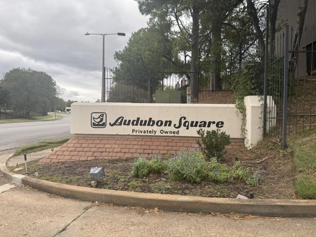 810 Thistledown Dr — photo