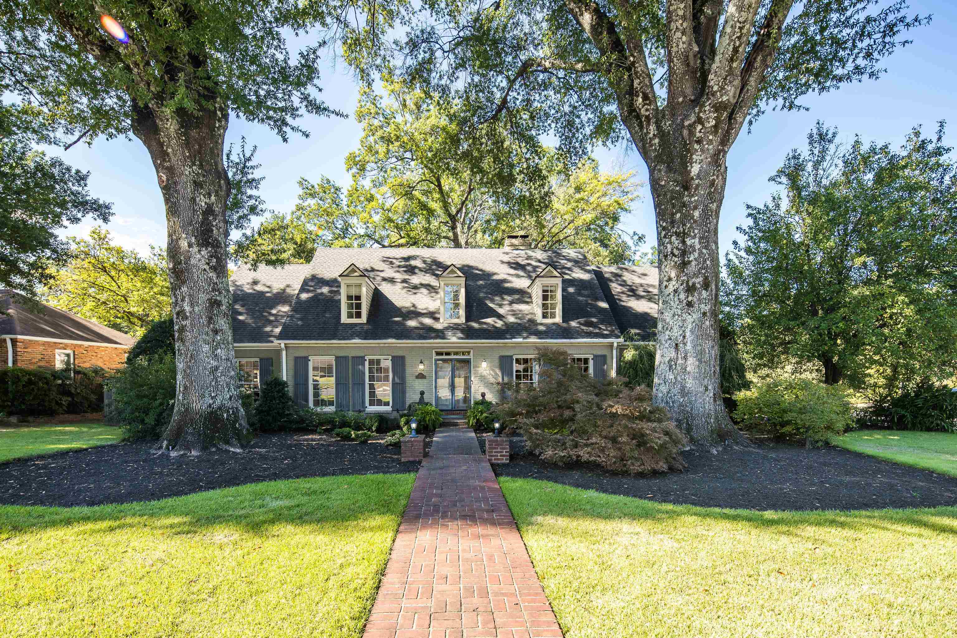 151 S Yates Rd — photo