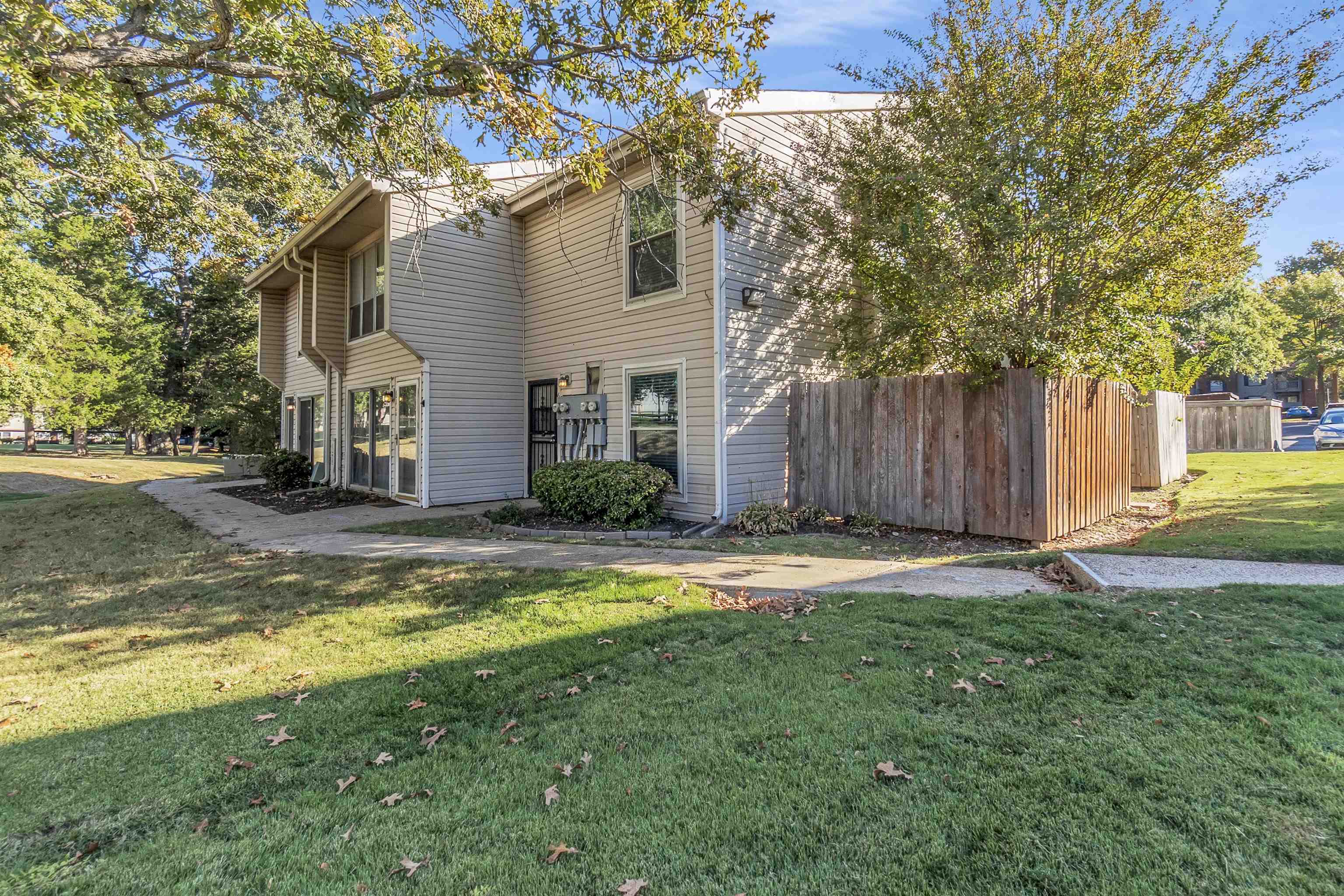 6750 Meadow Oak Pl — photo