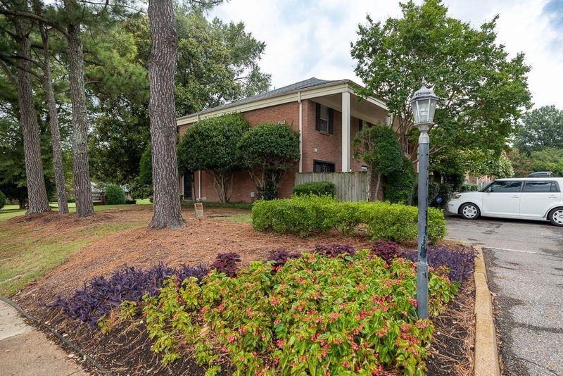 5696 Quince Rd — photo