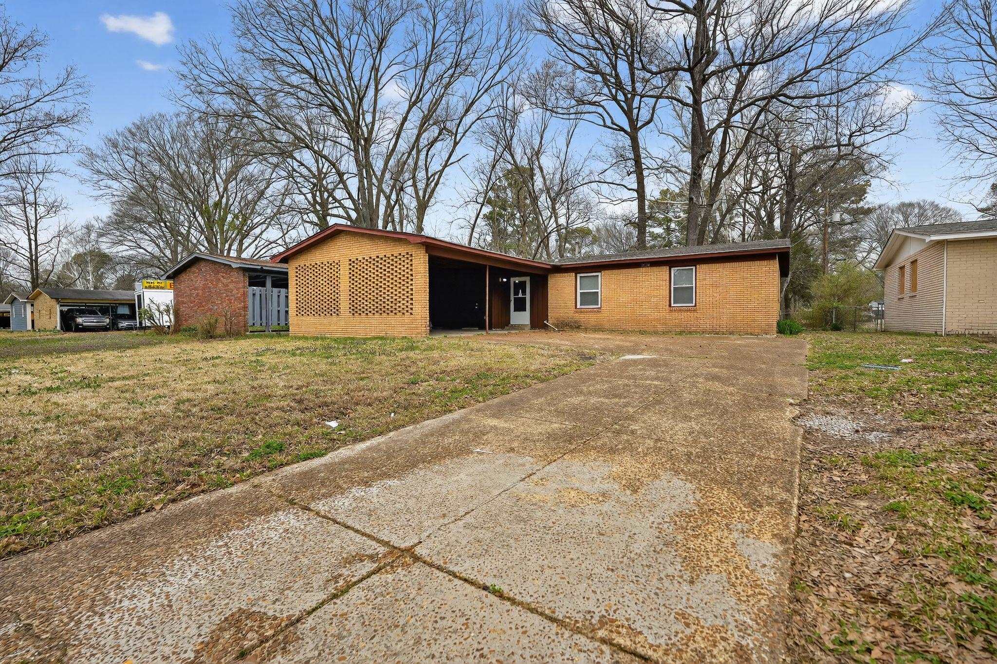 1574 Gowan Dr — photo