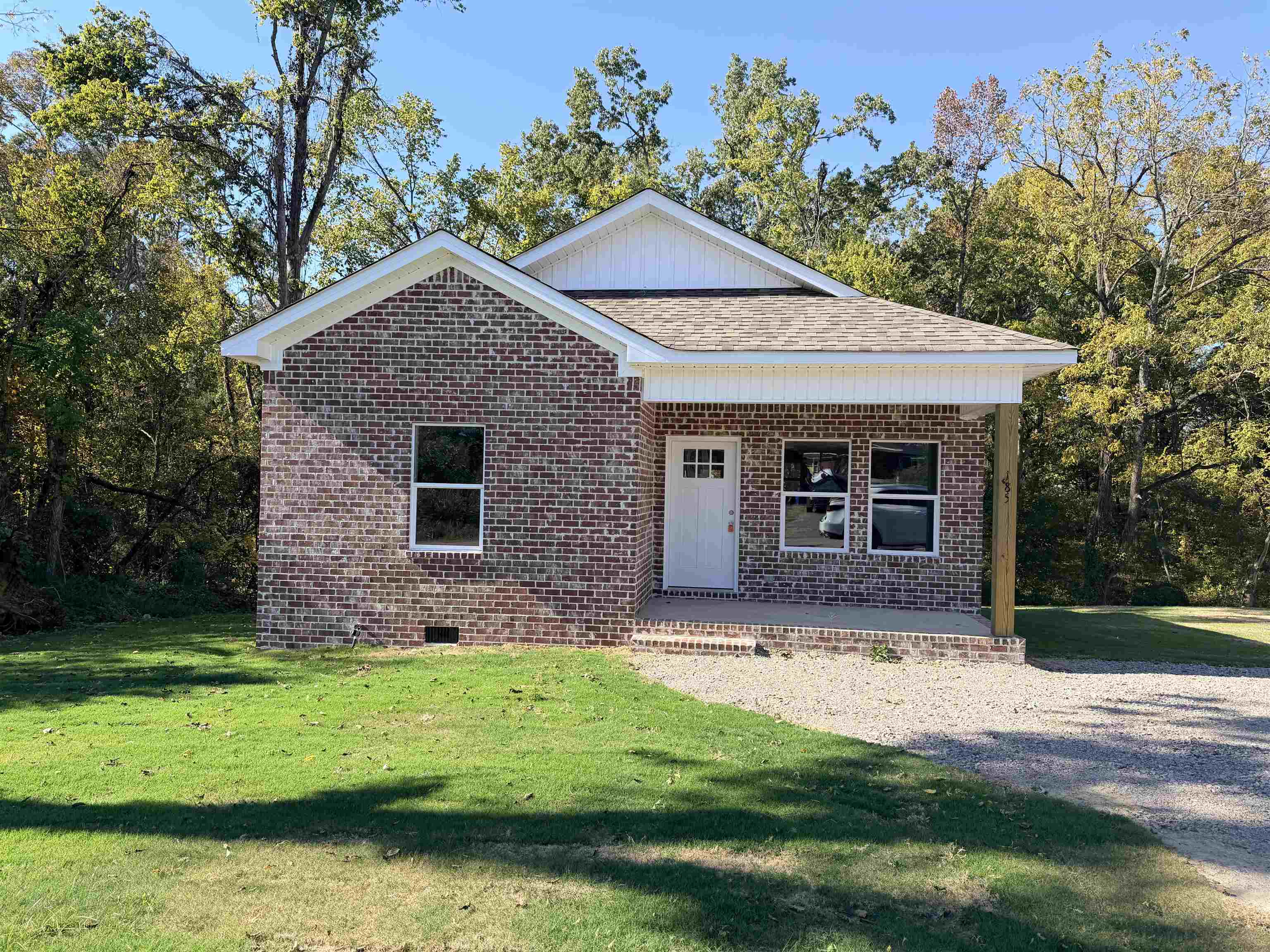 185 Hardin Rd — photo