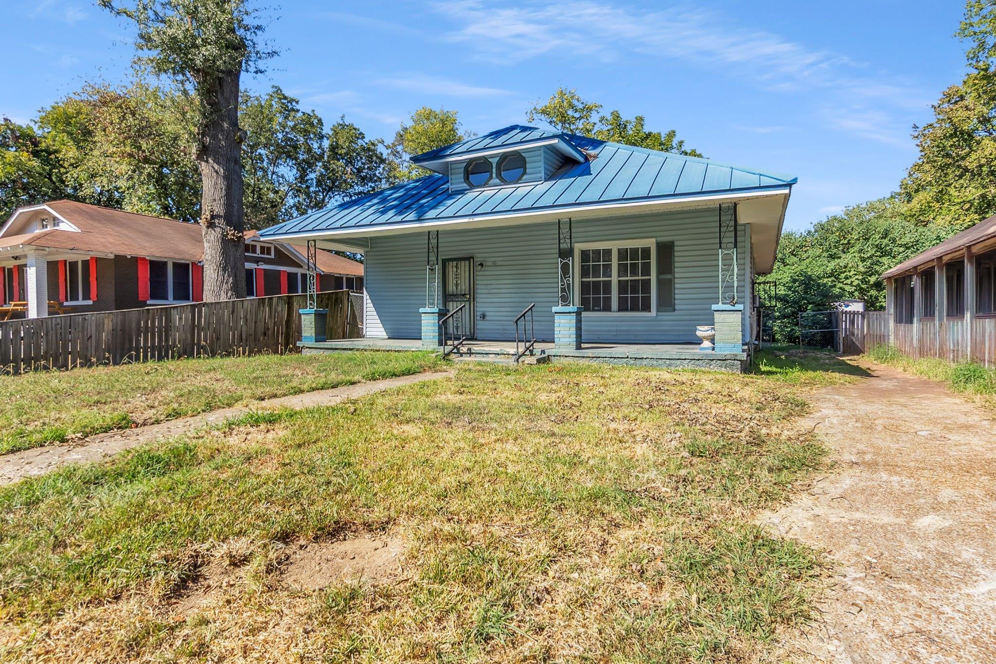 98 E McKellar Ave, Memphis, TN 38109 — photo 2