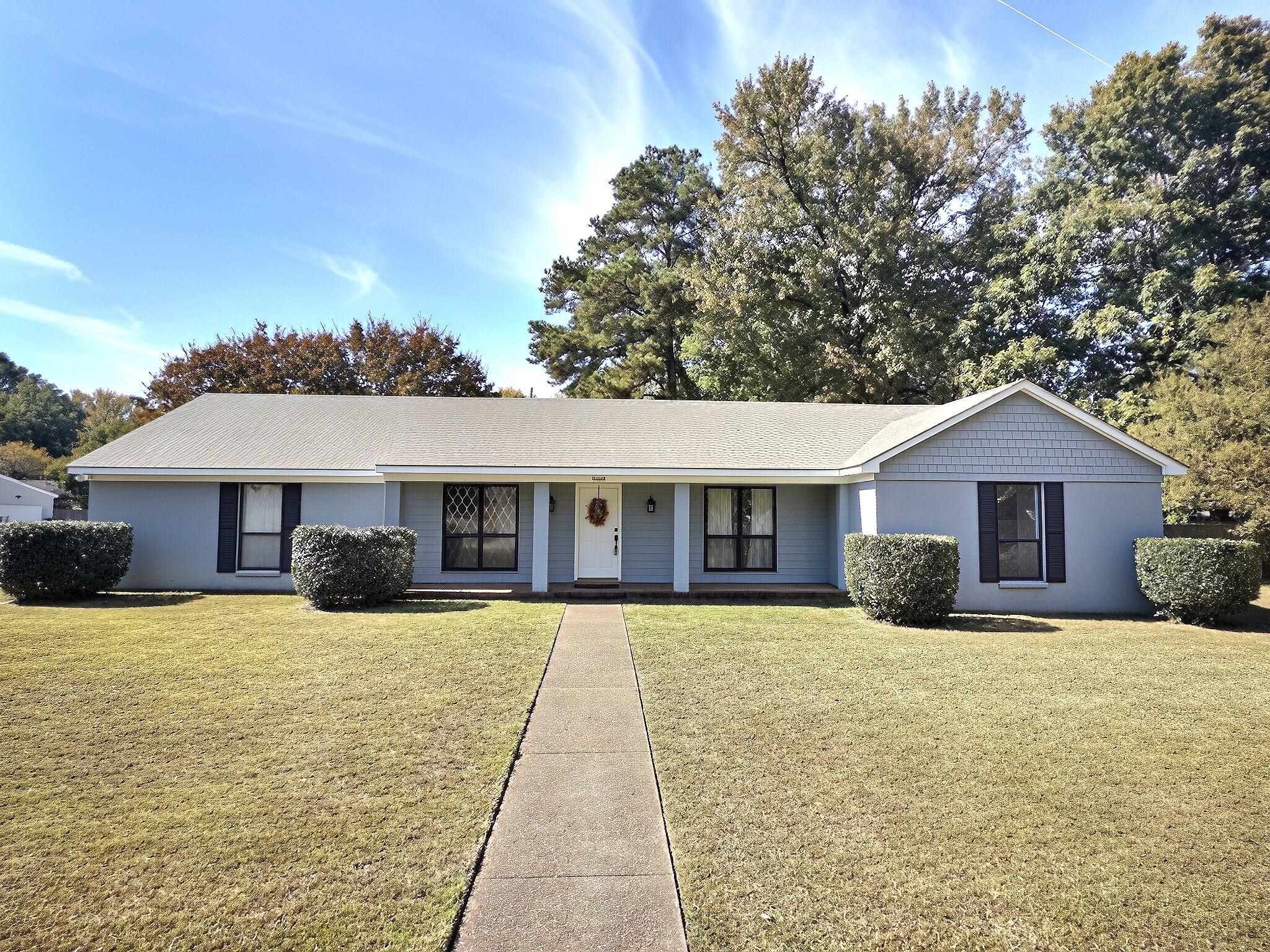 705 Forestdale Dr — photo