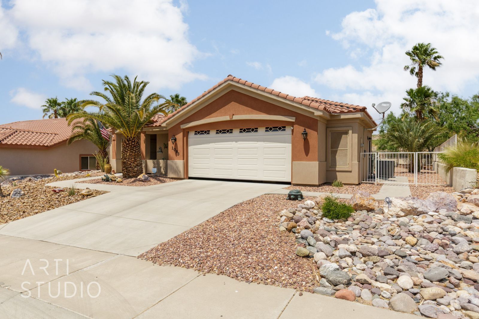 1093 Lake View Dr — photo