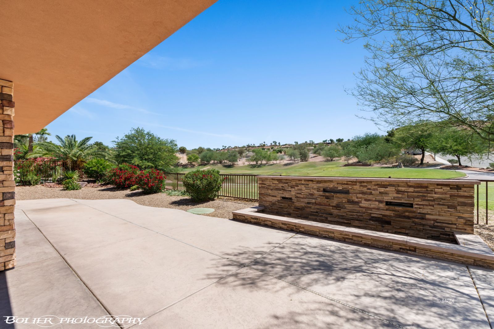 402 Links Dr — photo