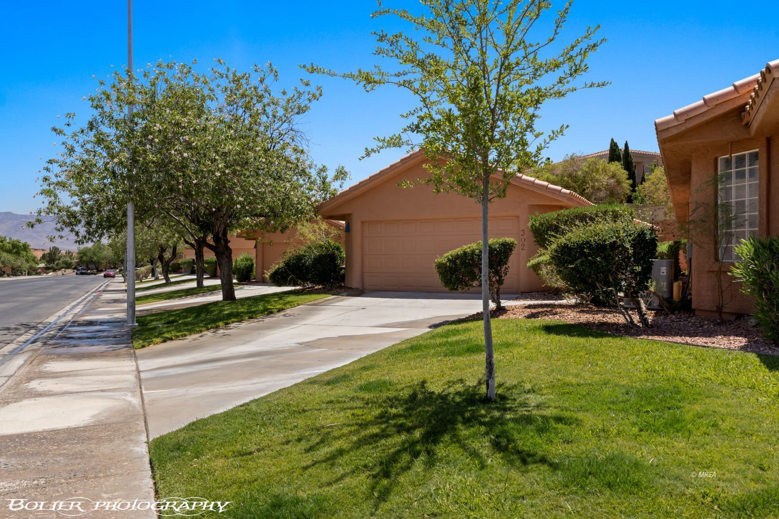 302 Palmer Ln — photo