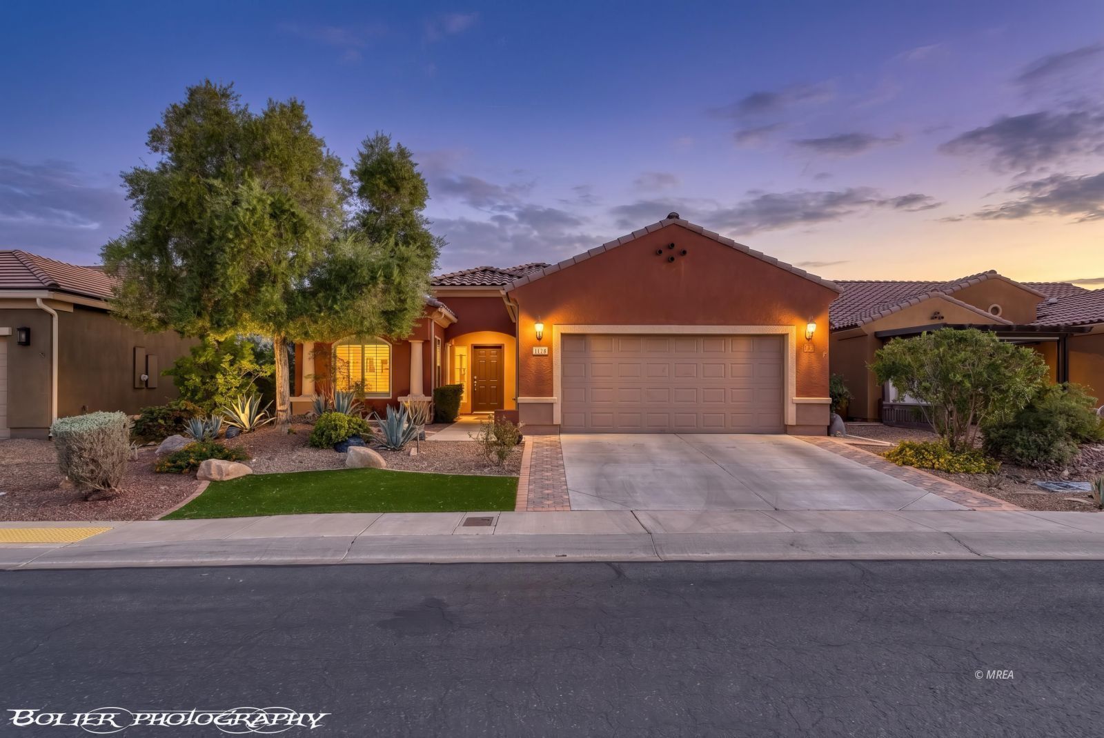 1128 Waterfall View — photo