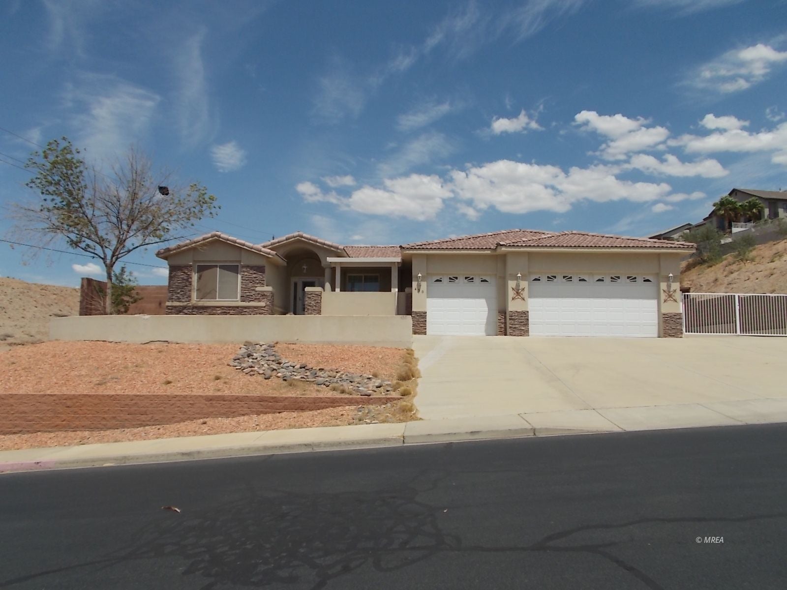 430 Parkview Dr — photo