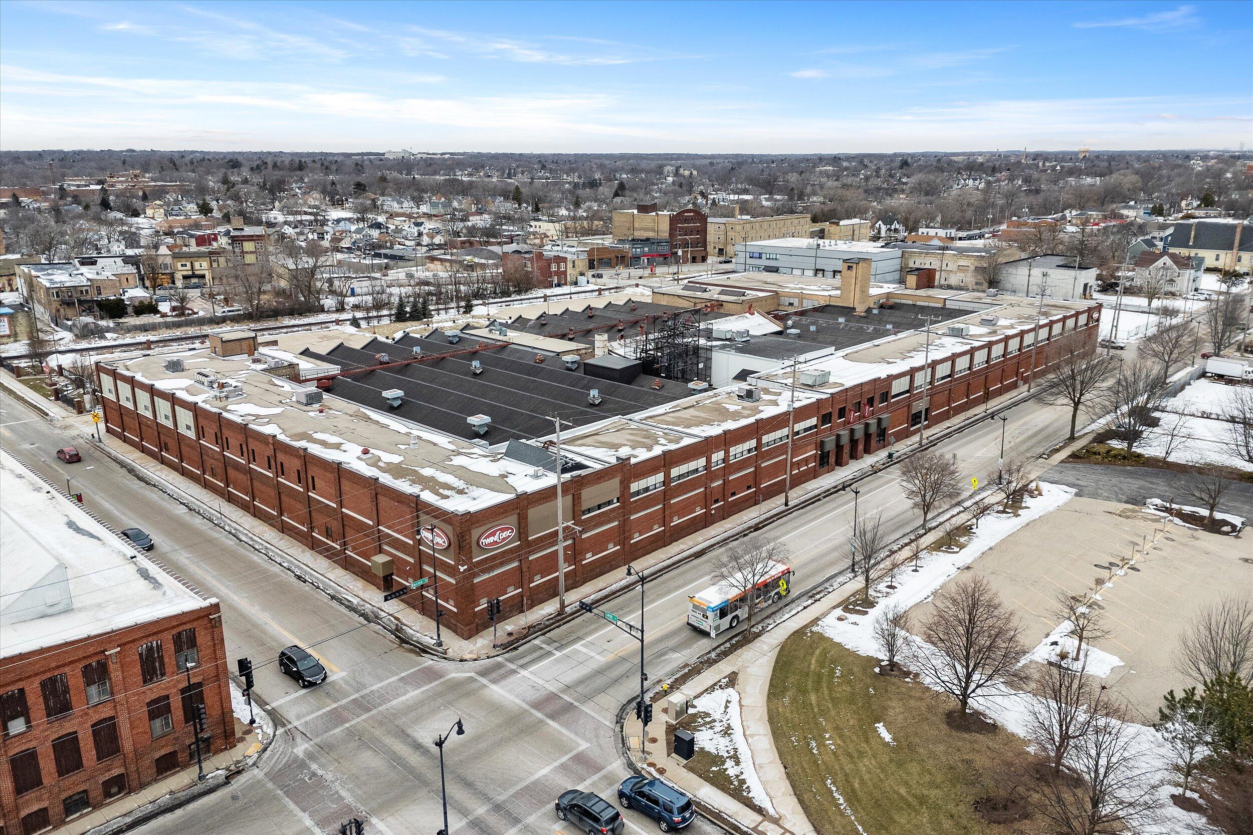 1328 Racine St, Racine WI 53403