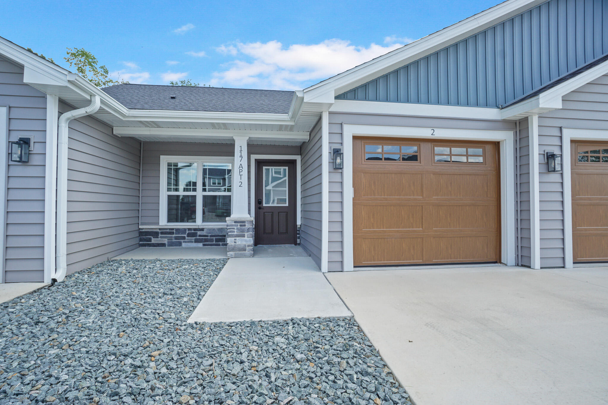 113 Eiche Dr, 2, Slinger, WI 53086 — photo 2