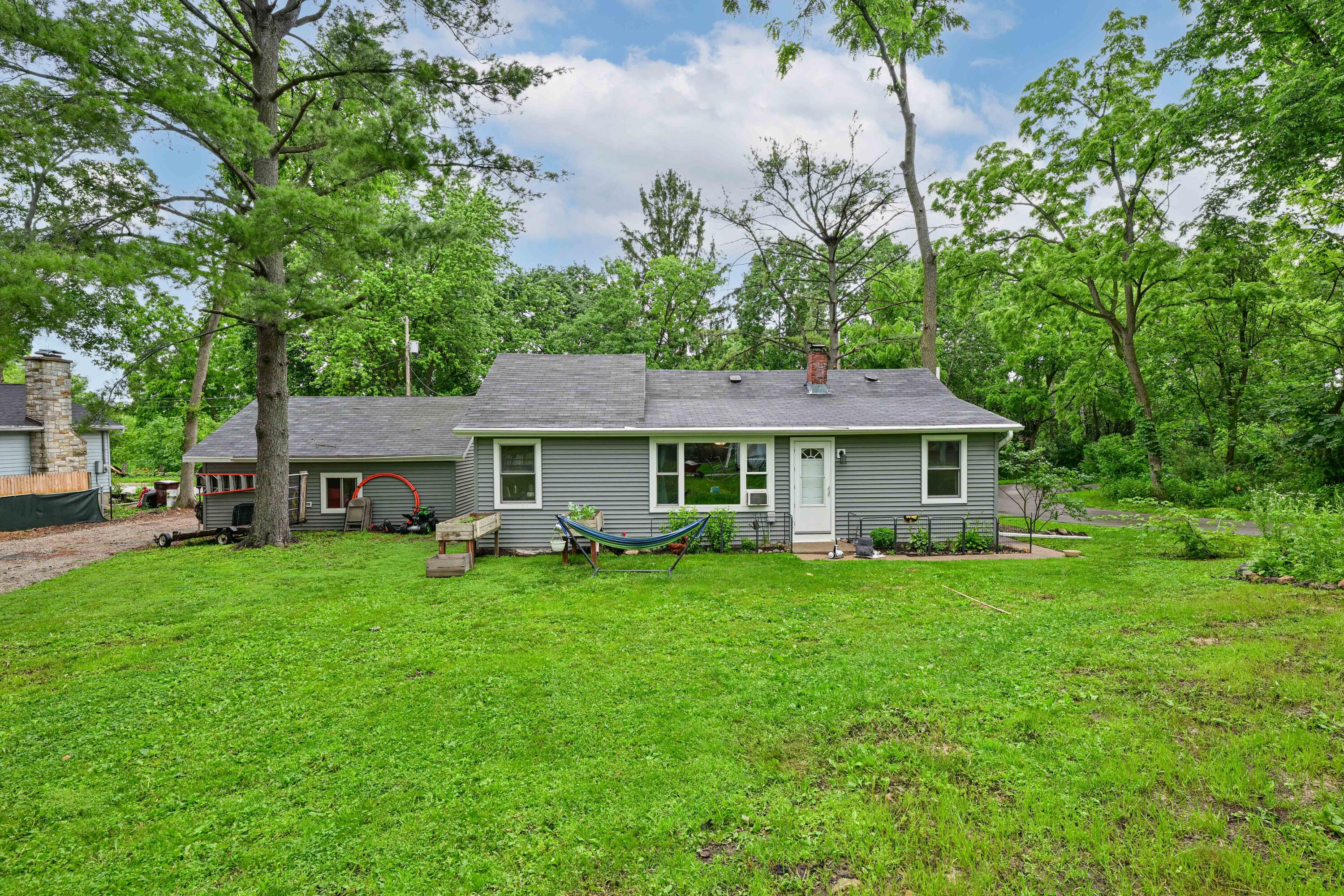 W8753 Ridge Rd, Richmond, WI 53115