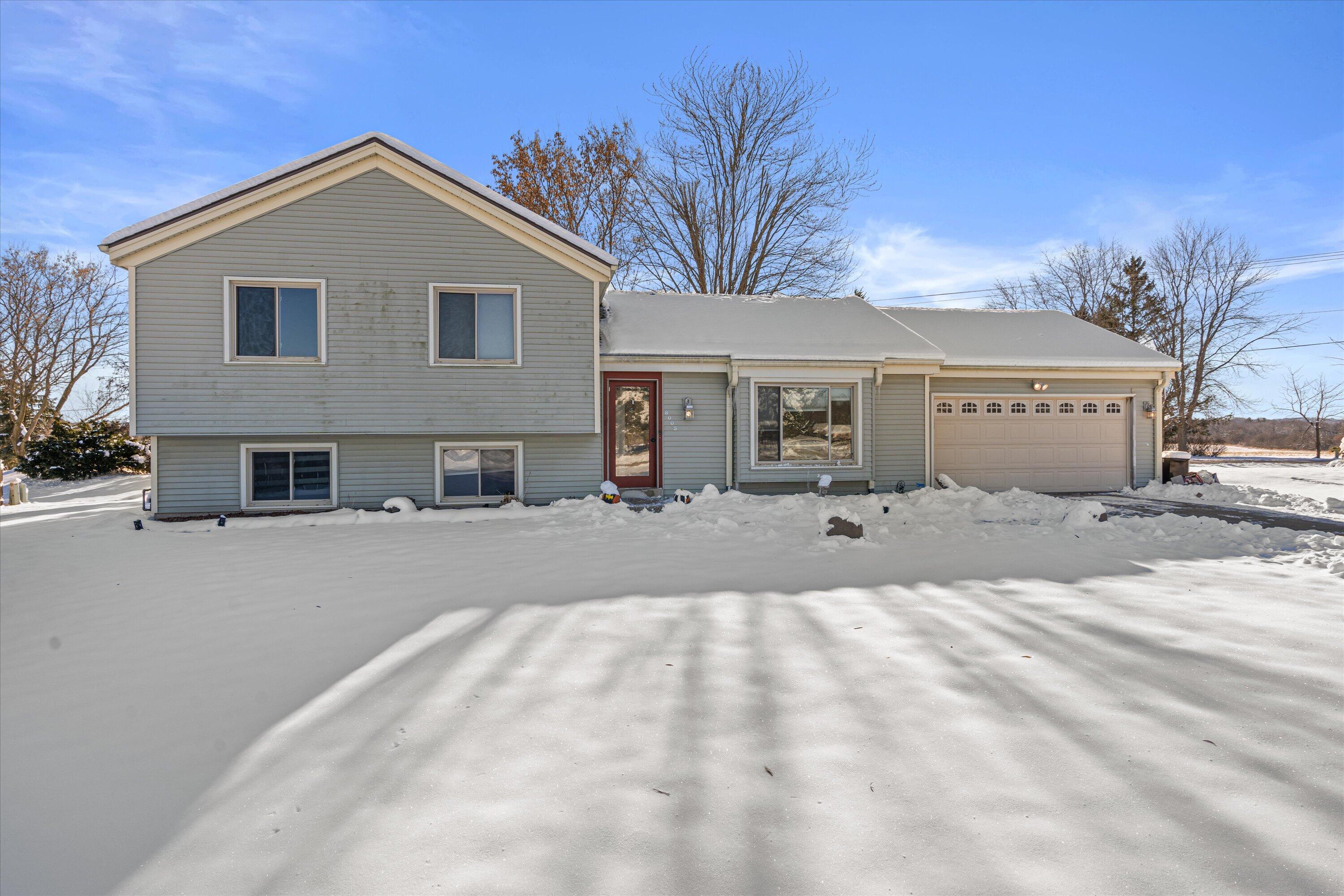 8005 Thistle Ct — photo