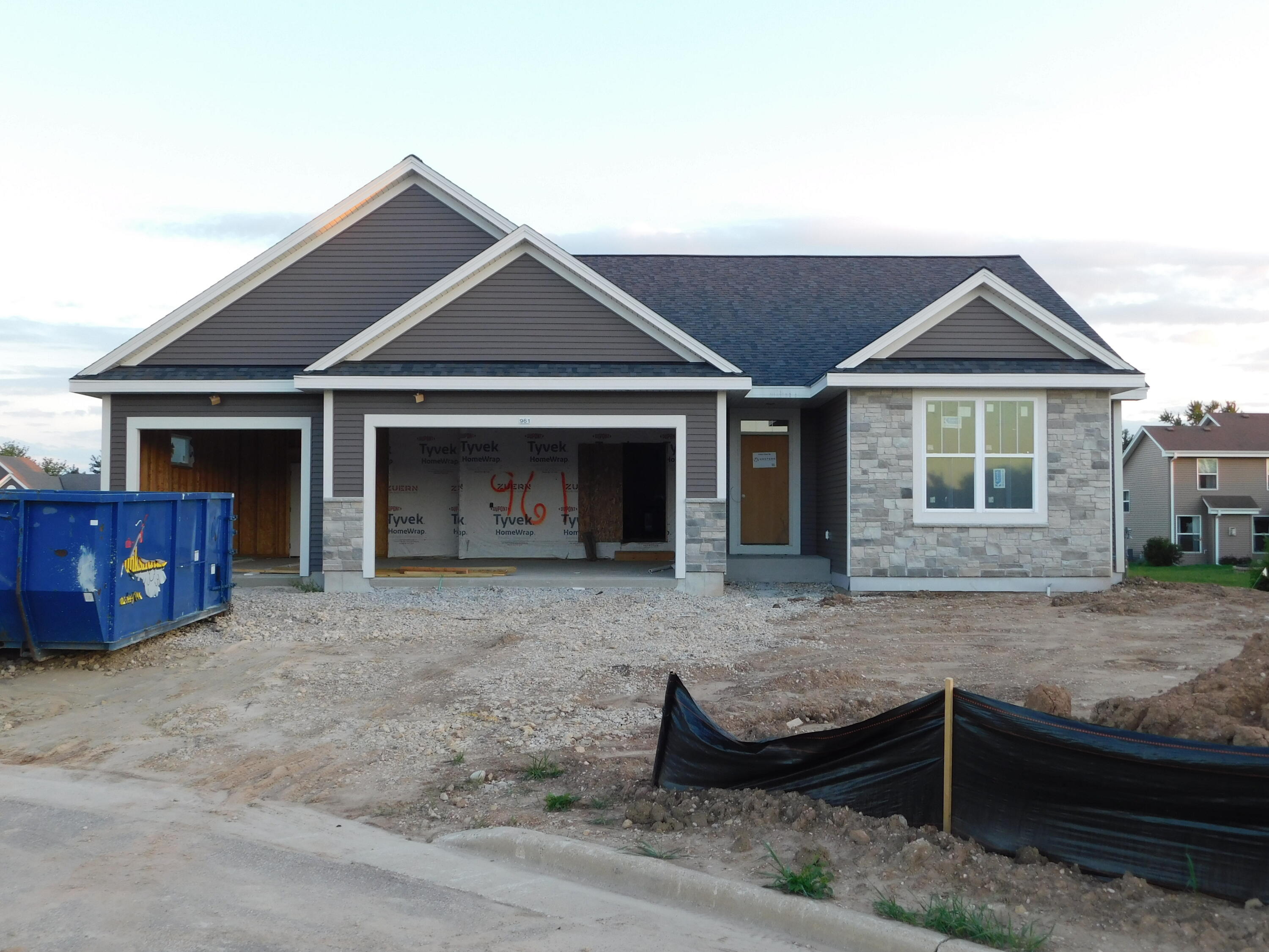 961 Horseshoe Ct — photo