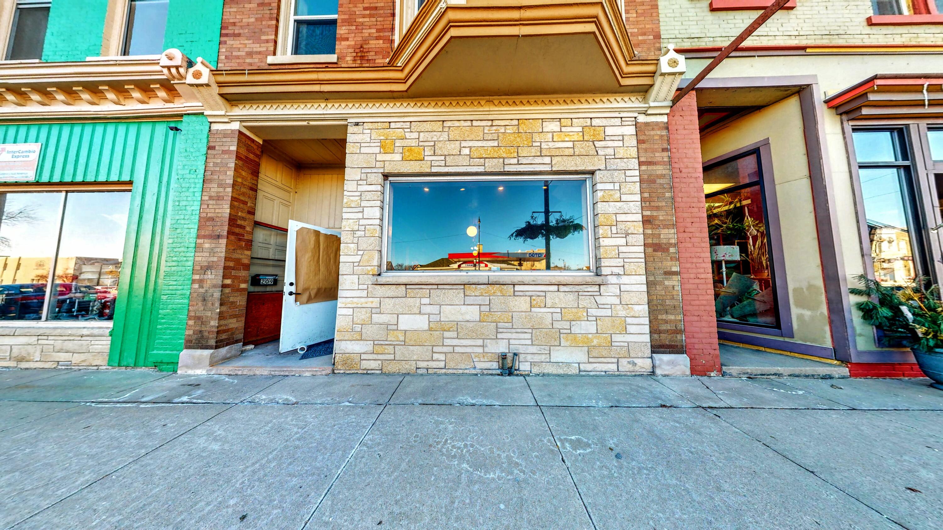 209 S Main St — photo