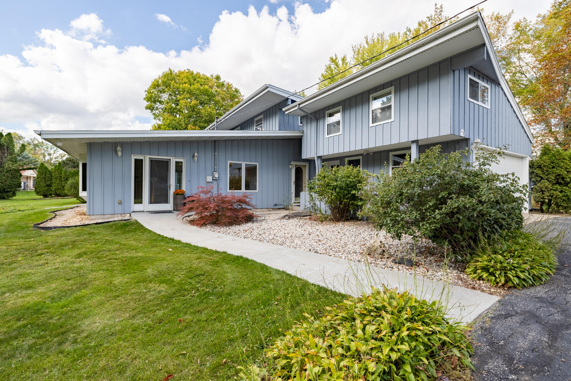 4705 Highland Park Dr — photo
